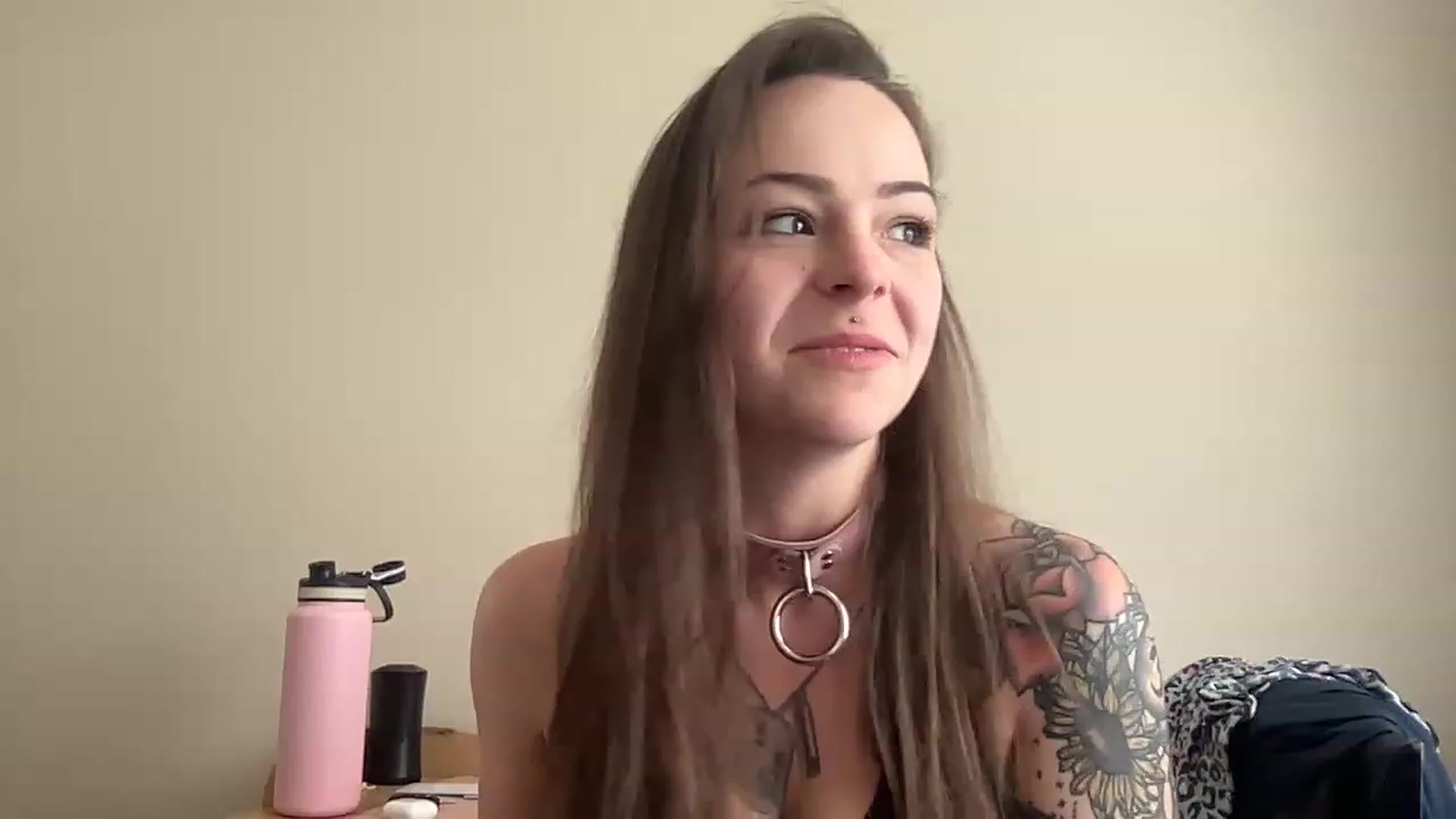 Gallery image thumbnail from Vixeyyy's myfreecams stream on, 04/14/2023, 17:53 image 11 of 20