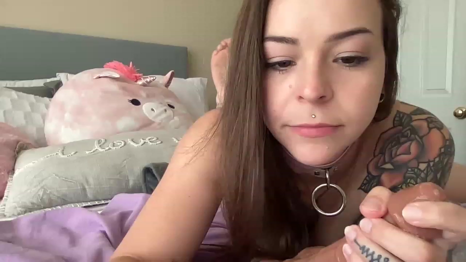 Gallery image thumbnail from Vixeyyy's myfreecams stream on, 04/26/2023, 18:34 image 8 of 20