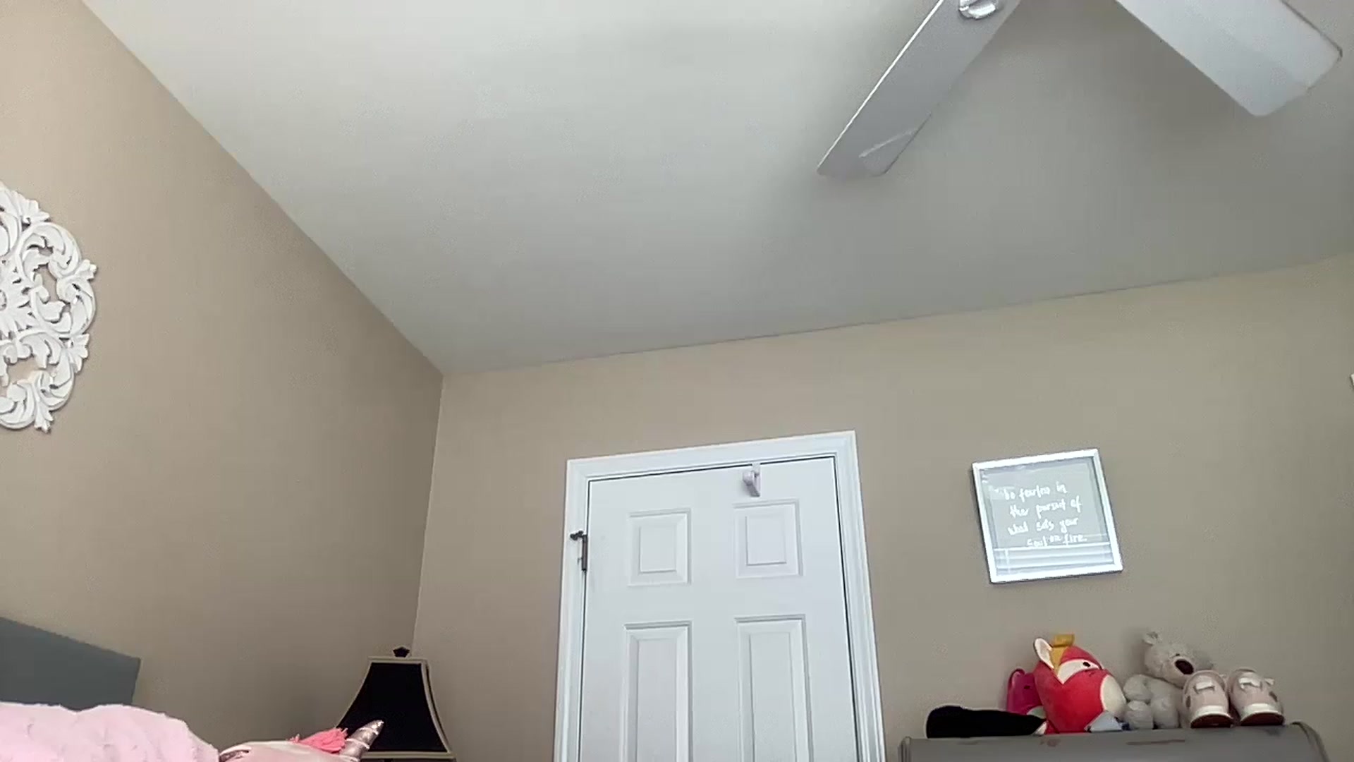 Gallery image thumbnail from Vixeyyy's myfreecams stream on, 05/04/2023, 18:08 image 6 of 20