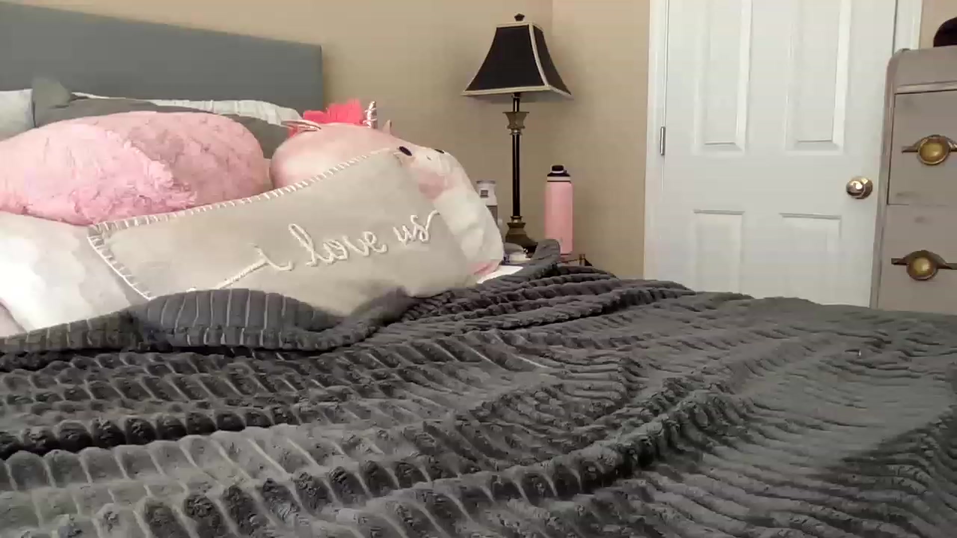 Gallery image thumbnail from Vixeyyy's myfreecams stream on, 05/04/2023, 19:03 image 18 of 20
