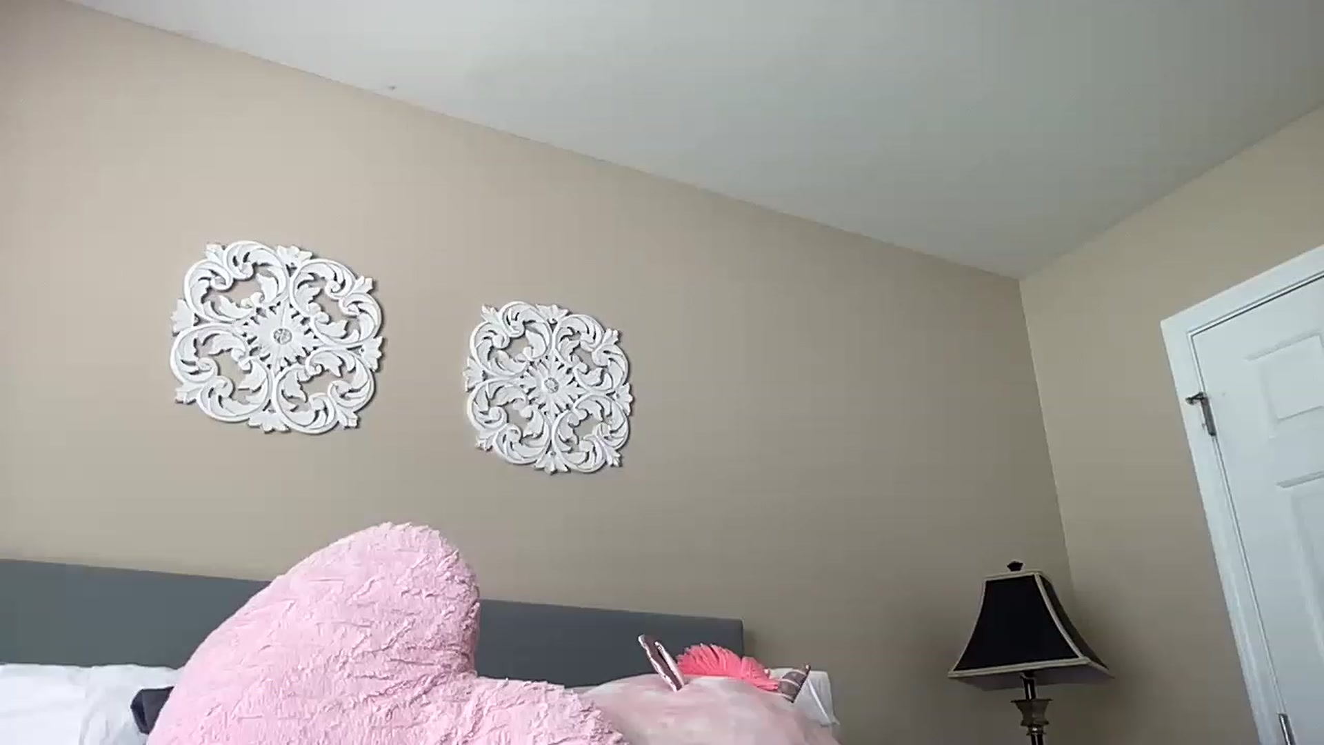 Gallery image thumbnail from Vixeyyy's myfreecams stream on, 05/12/2023, 18:46 image 20 of 20