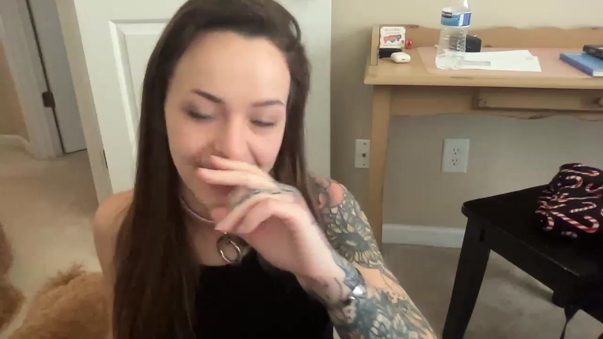 Gallery image thumbnail from Vixeyyy's myfreecams stream on, 05/22/2023, 15:03 image 4 of 20