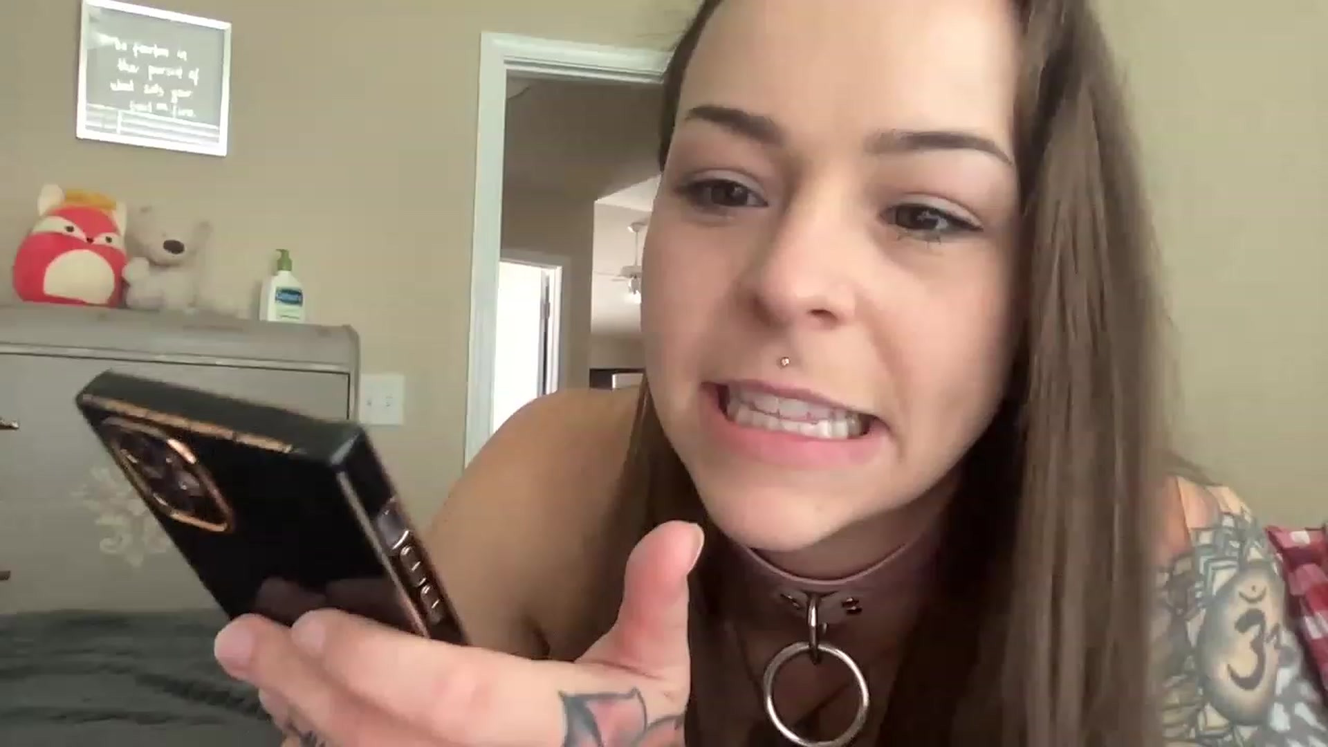 Gallery image thumbnail from Vixeyyy's myfreecams stream on, 05/24/2023, 13:55 image 2 of 20