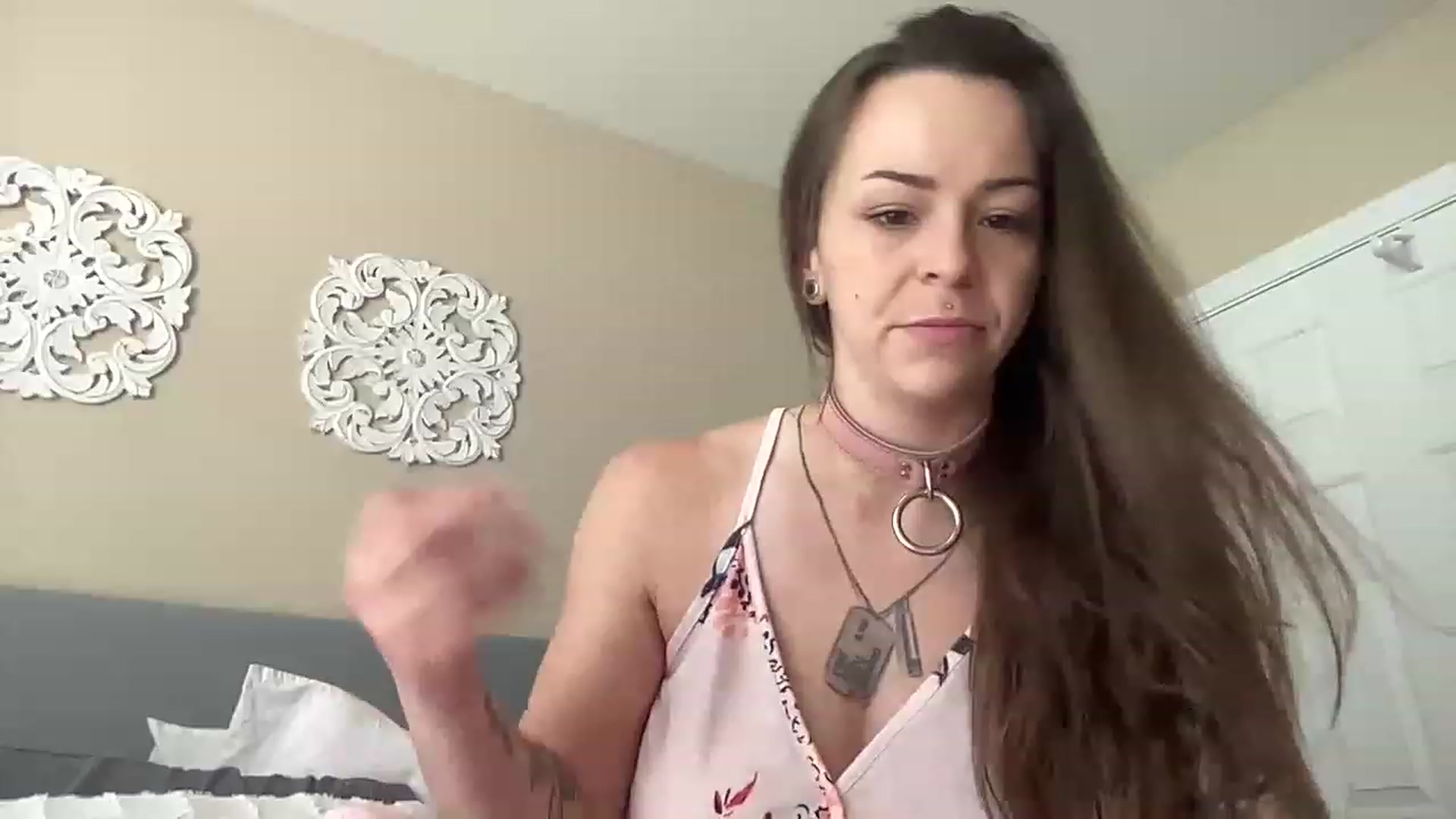 Gallery image thumbnail from Vixeyyy's myfreecams stream on, 05/30/2023, 17:58 image 10 of 20