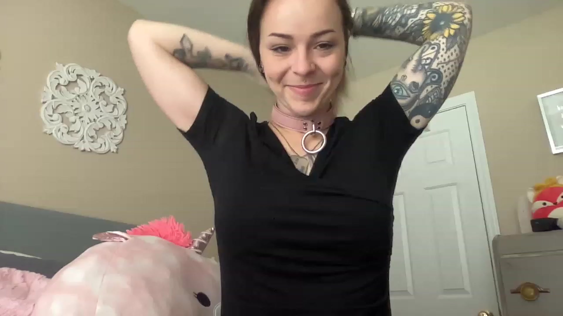 Gallery image thumbnail from Vixeyyy's myfreecams stream on, 05/31/2023, 14:17 image 2 of 20