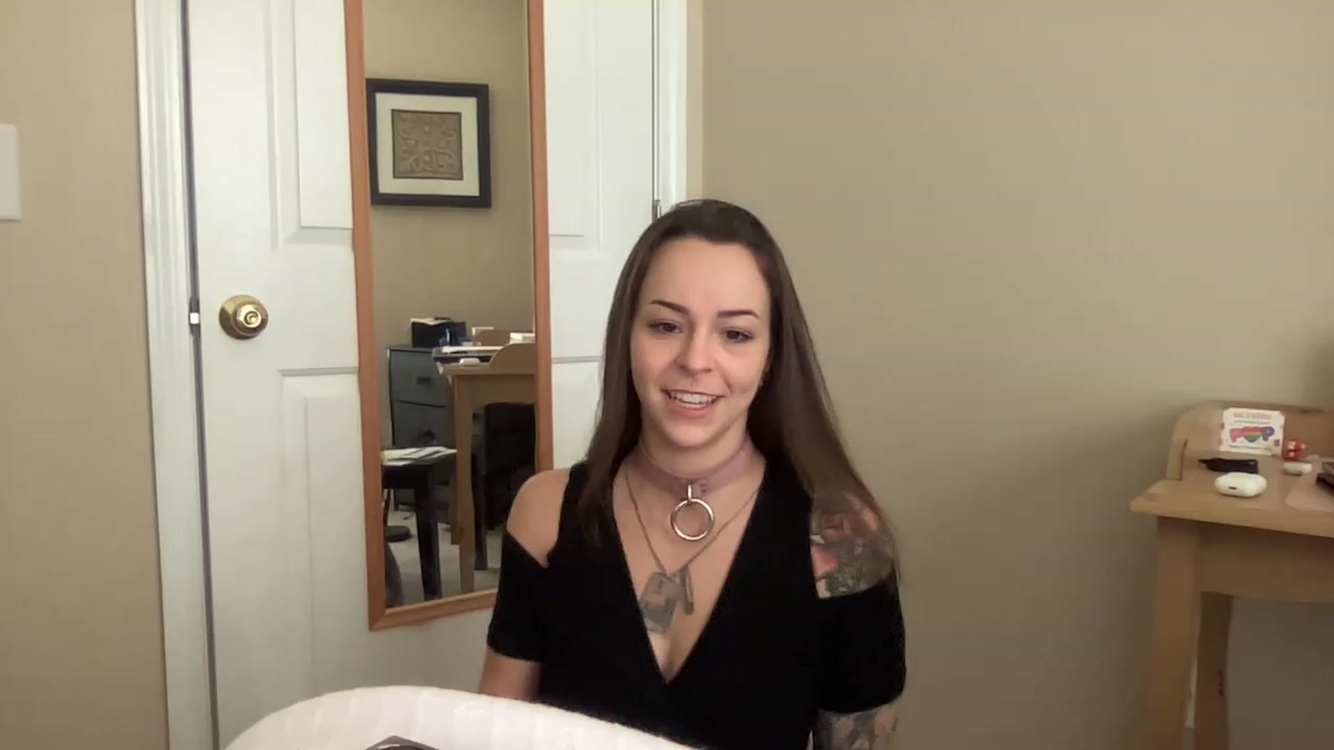 Gallery image thumbnail from Vixeyyy's myfreecams stream on, 05/31/2023, 18:07 image 18 of 20