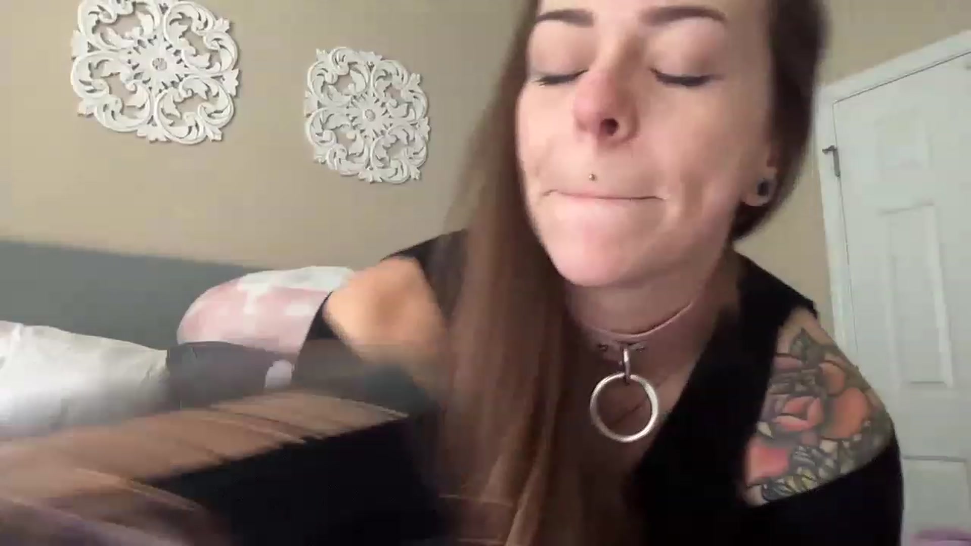 Gallery image thumbnail from Vixeyyy's myfreecams stream on, 05/31/2023, 18:07 image 12 of 20