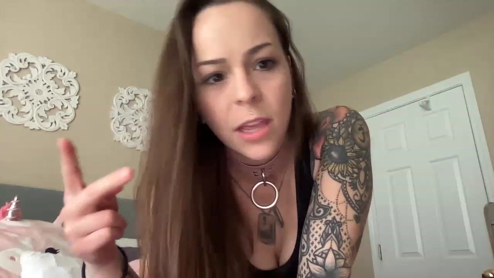Gallery image thumbnail from Vixeyyy's myfreecams stream on, 06/07/2023, 18:12 image 8 of 20