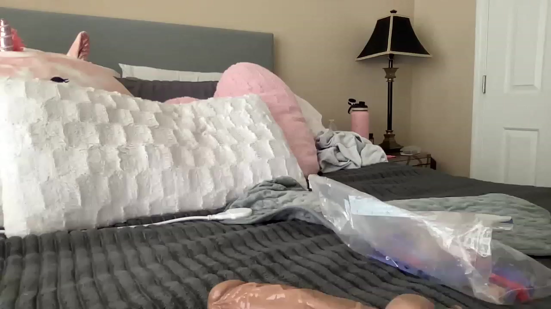Gallery image thumbnail from Vixeyyy's myfreecams stream on, 06/07/2023, 19:01 image 13 of 20