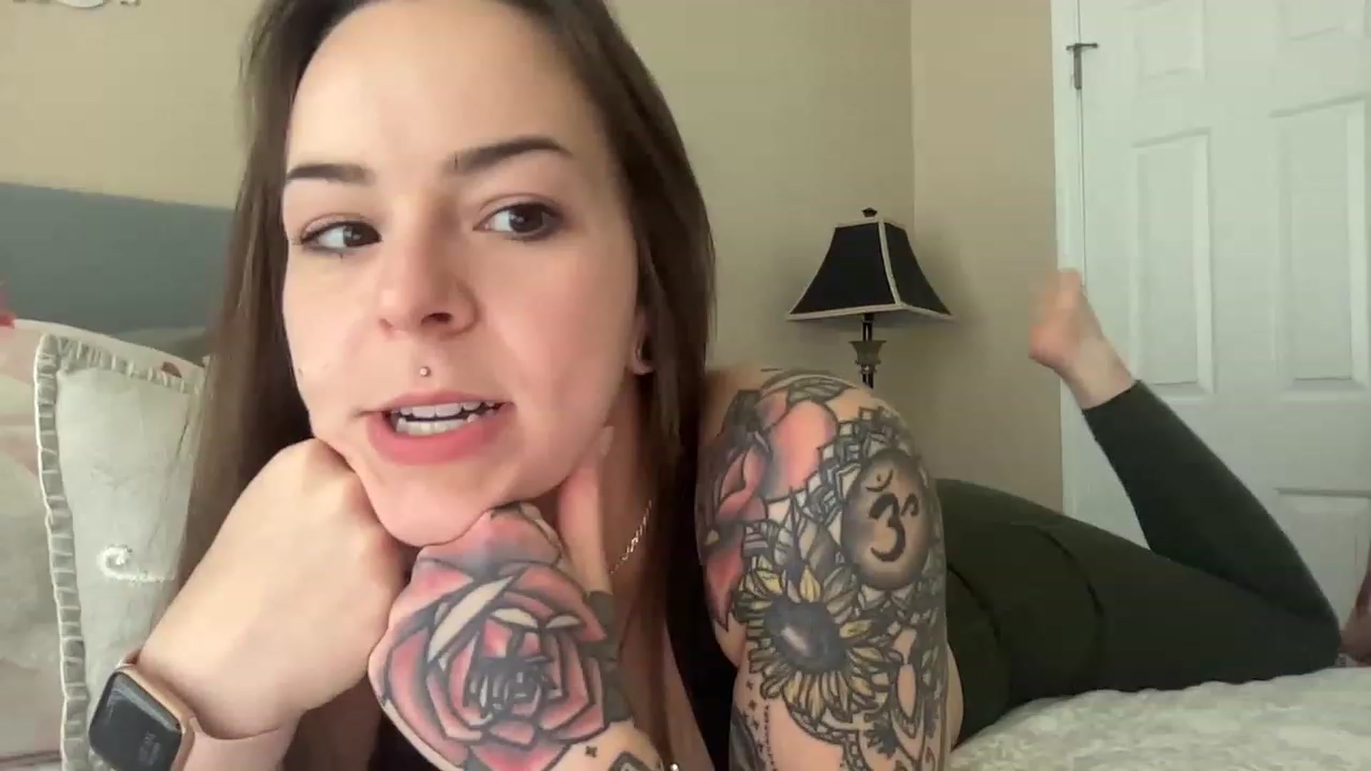 Gallery image thumbnail from Vixeyyy's myfreecams stream on, 06/14/2023, 14:40 image 11 of 20