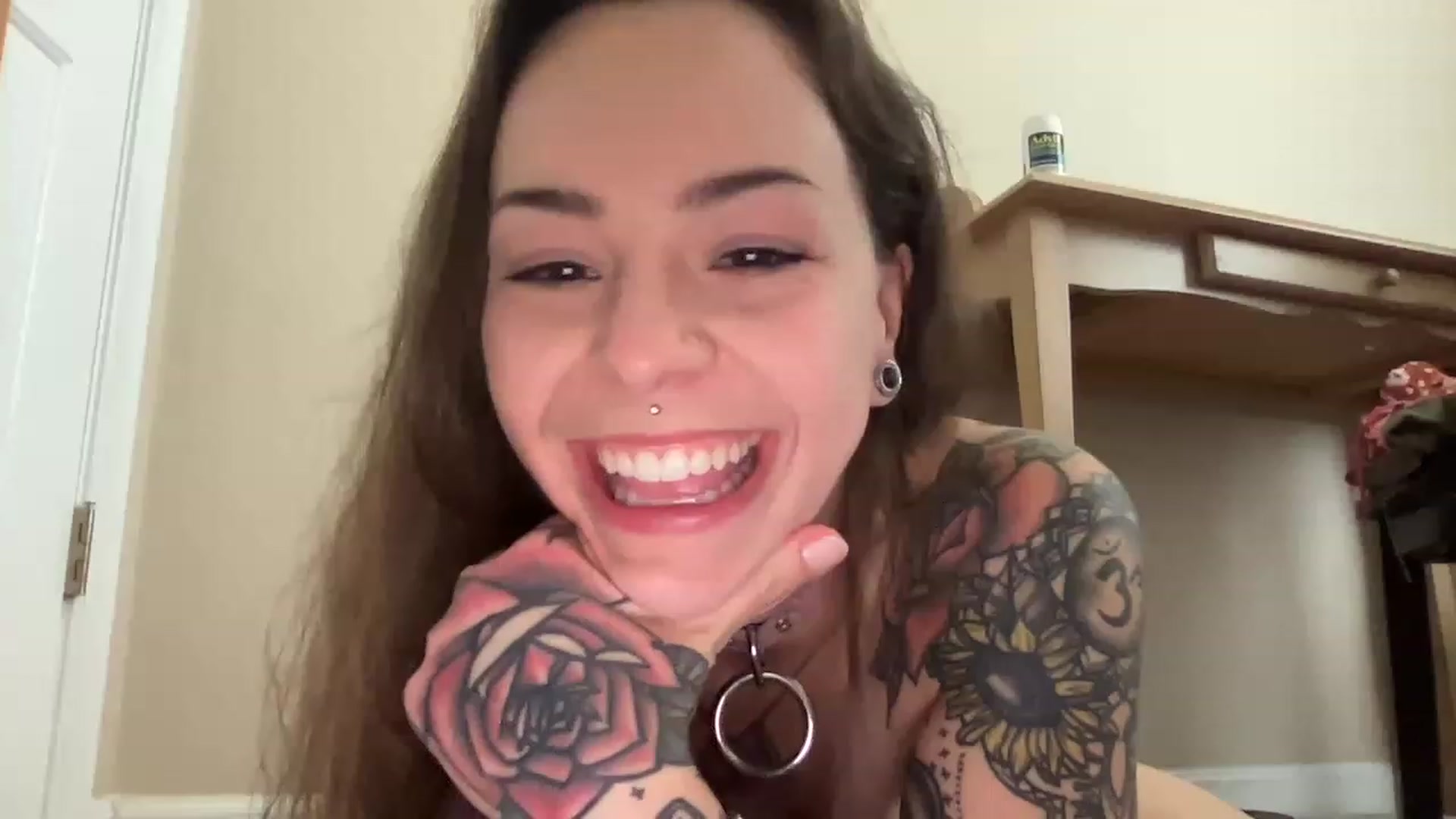 Gallery image thumbnail from Vixeyyy's myfreecams stream on, 06/22/2023, 19:24 image 12 of 20