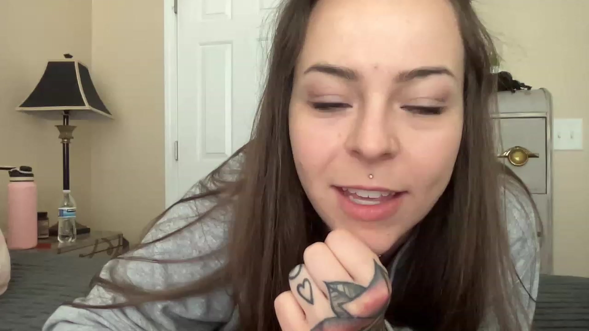 Gallery image thumbnail from Vixeyyy's myfreecams stream on, 06/28/2023, 14:32 image 7 of 20