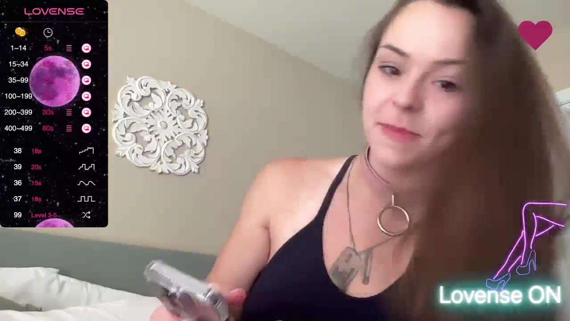 Gallery image thumbnail from Vixeyyy's myfreecams stream on, 08/27/2023, 19:17 image 6 of 20
