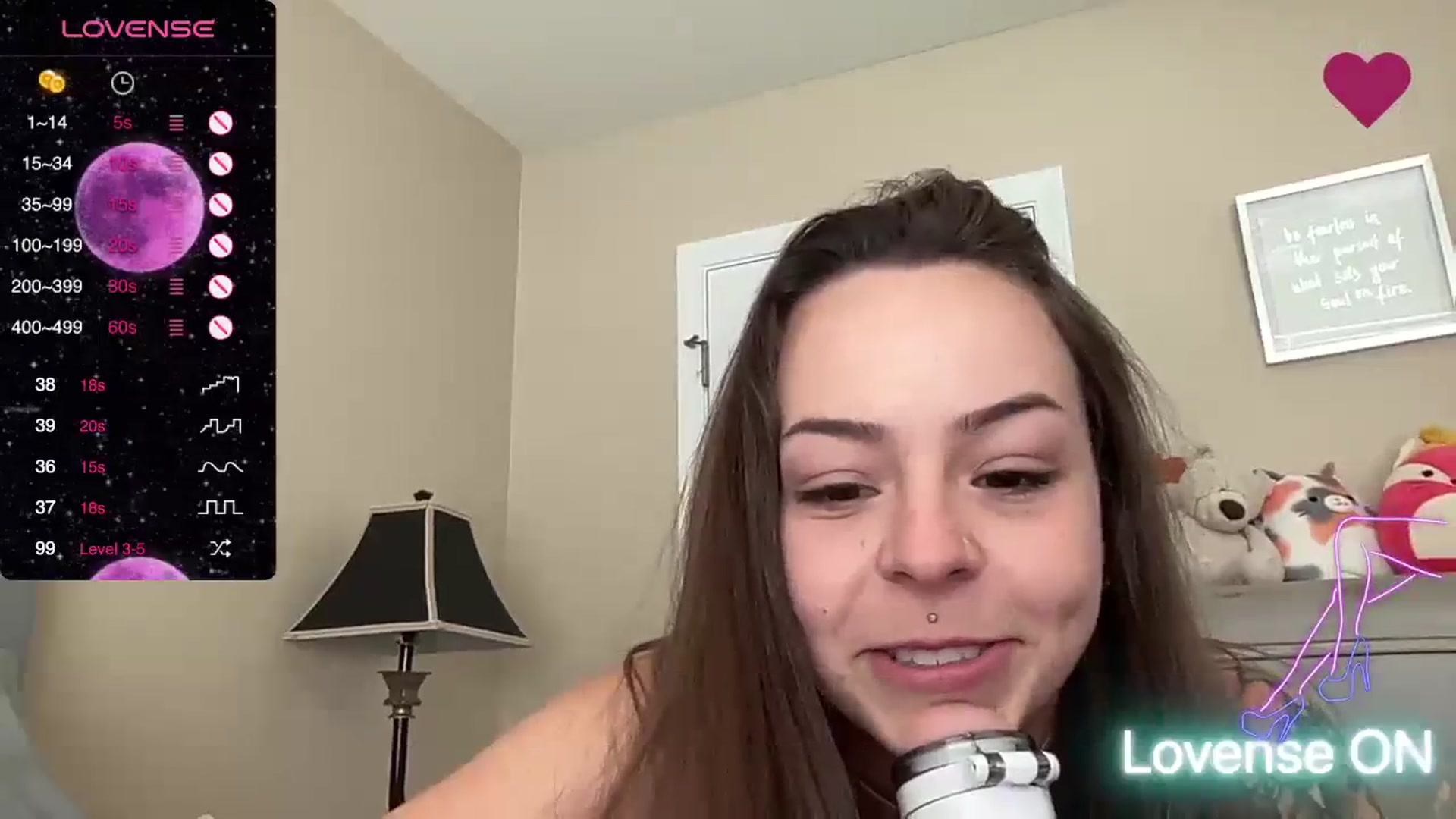 Gallery image thumbnail from Vixeyyy's myfreecams stream on, 08/31/2023, 18:24 image 15 of 20