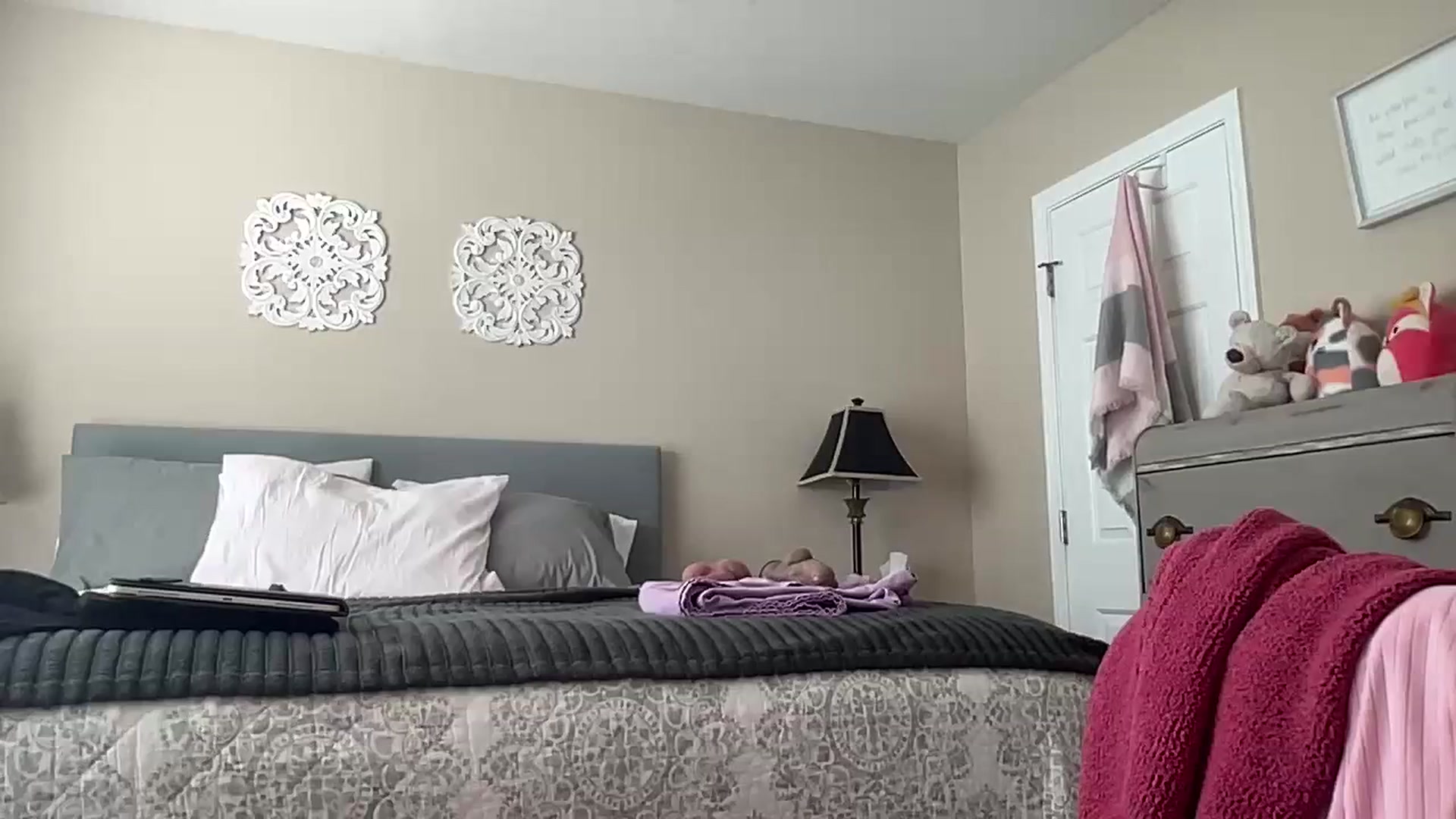 Gallery image thumbnail from Vixeyyy's myfreecams stream on, 09/28/2023, 20:13 image 12 of 20