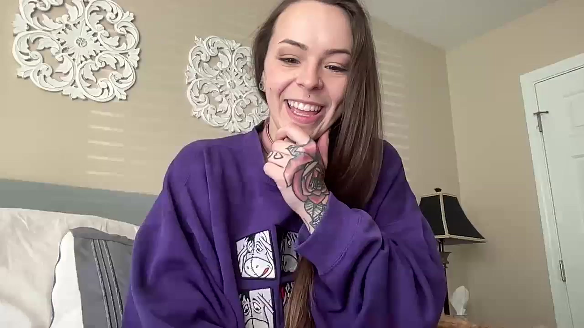 Gallery image thumbnail from Vixeyyy's myfreecams stream on, 11/28/2023, 21:03 image 1 of 20