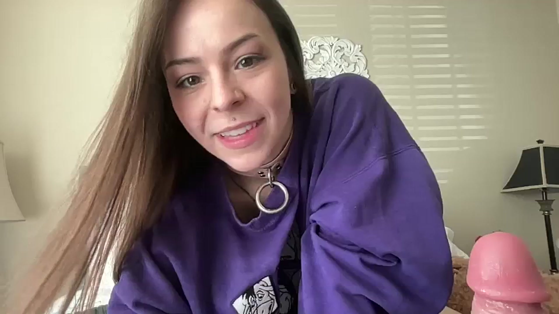 Gallery image thumbnail from Vixeyyy's myfreecams stream on, 11/28/2023, 21:03 image 6 of 20