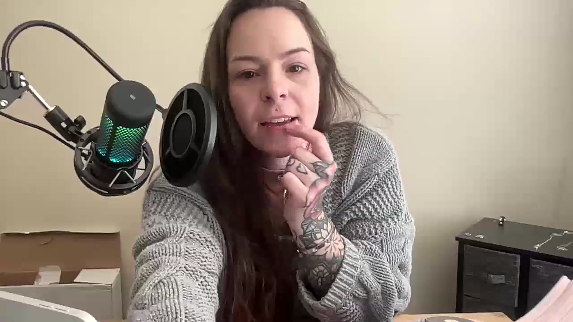Gallery image thumbnail from Vixeyyy's myfreecams stream on, 11/30/2023, 17:01 image 5 of 20