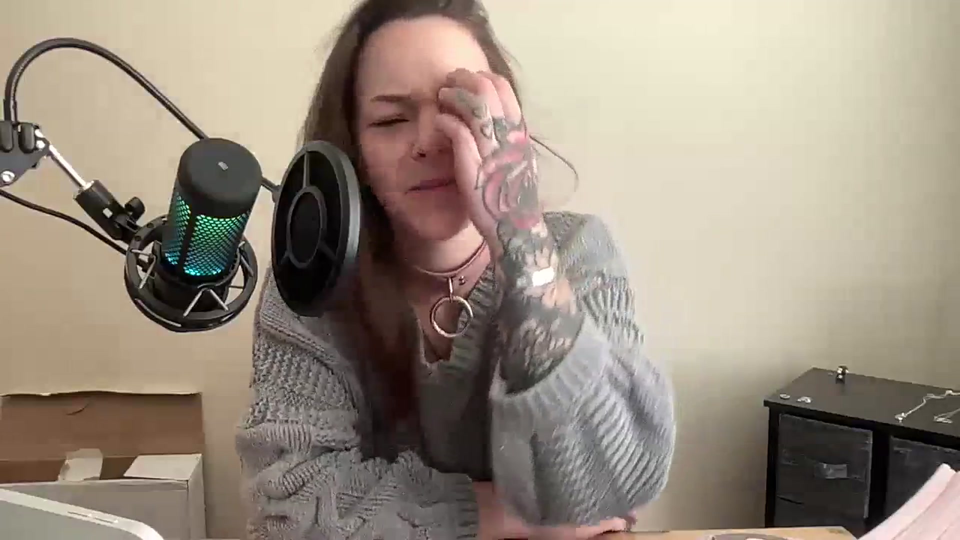 Gallery image thumbnail from Vixeyyy's myfreecams stream on, 11/30/2023, 17:01 image 9 of 20