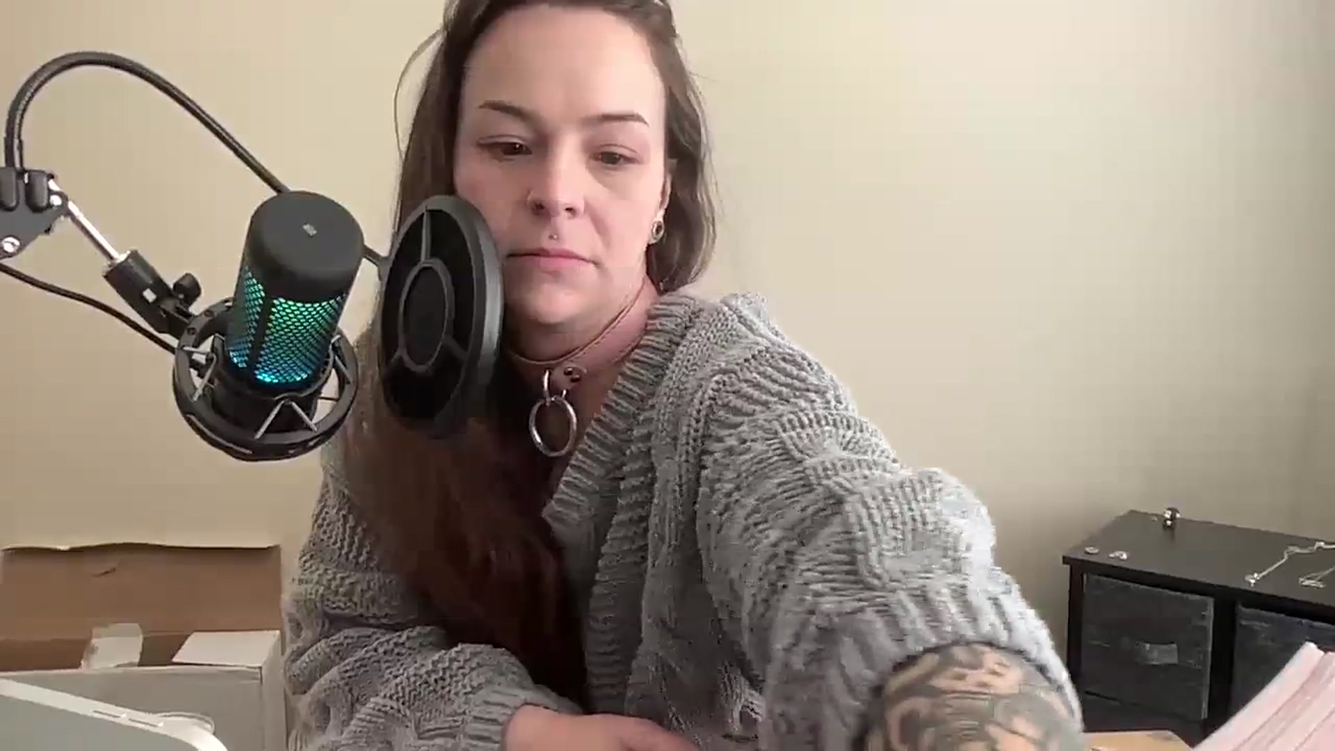 Gallery image thumbnail from Vixeyyy's myfreecams stream on, 11/30/2023, 17:01 image 15 of 20