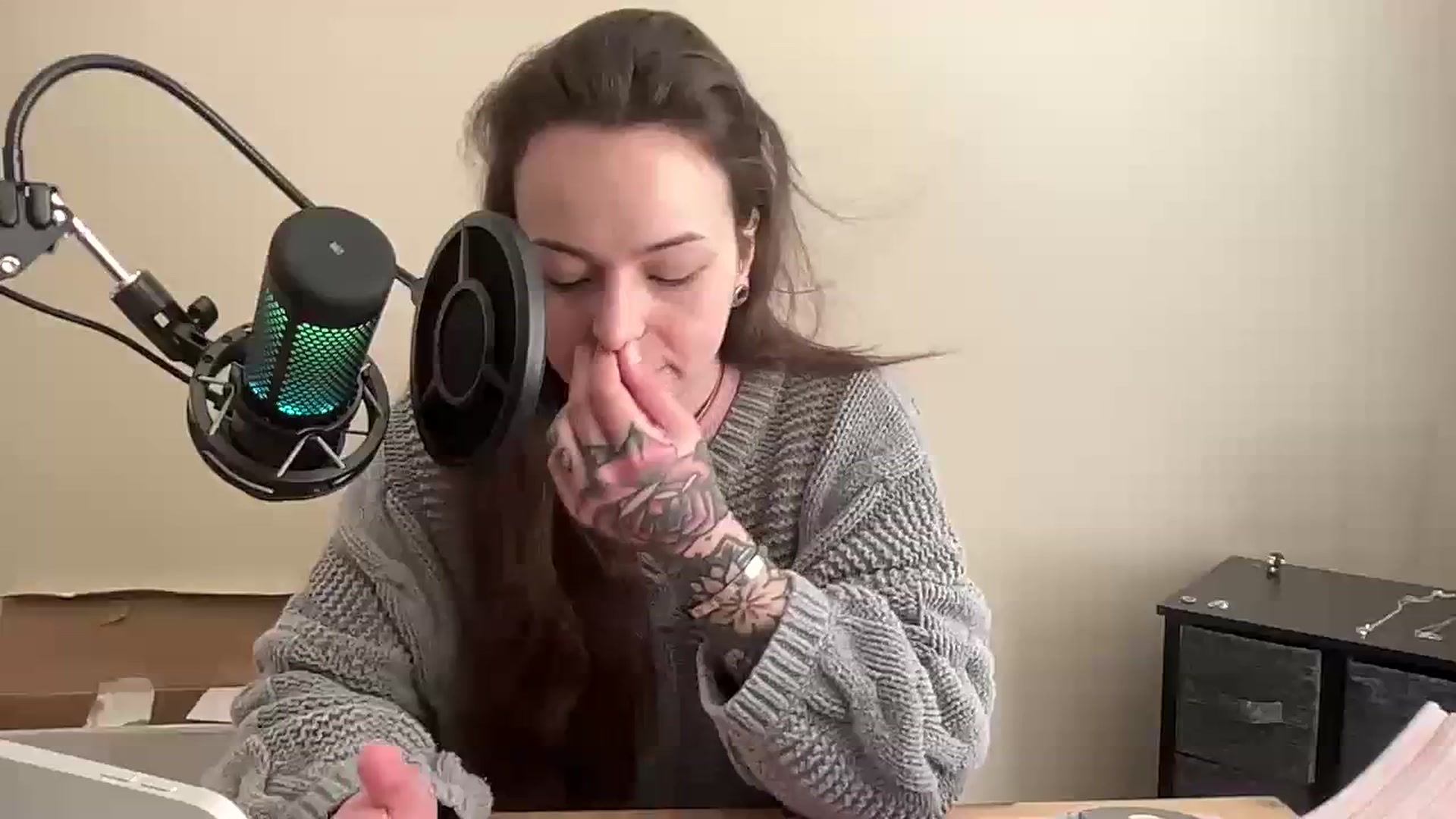 Gallery image thumbnail from Vixeyyy's myfreecams stream on, 11/30/2023, 17:01 image 7 of 20