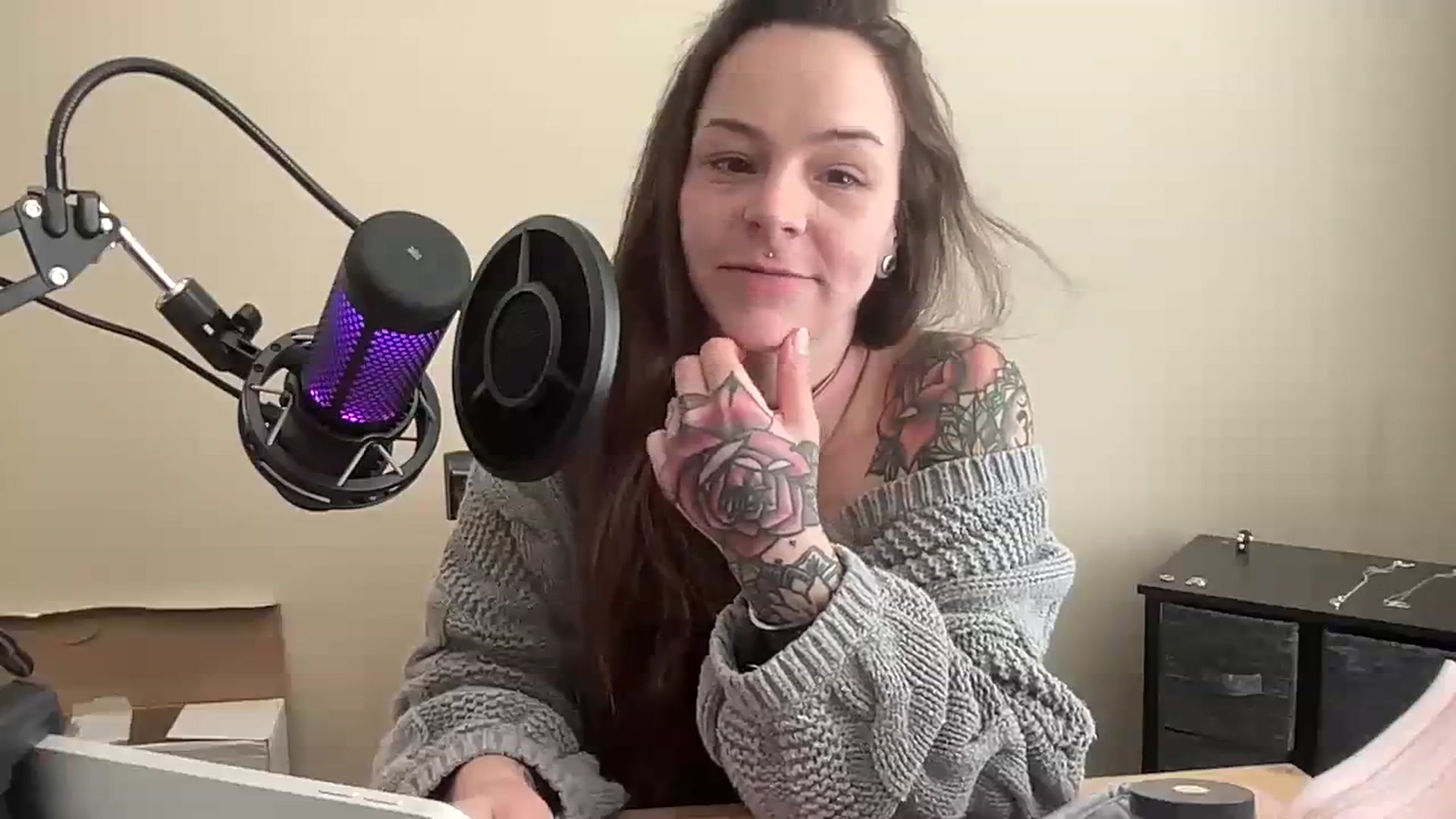 Gallery image thumbnail from Vixeyyy's myfreecams stream on, 11/30/2023, 17:01 image 4 of 20