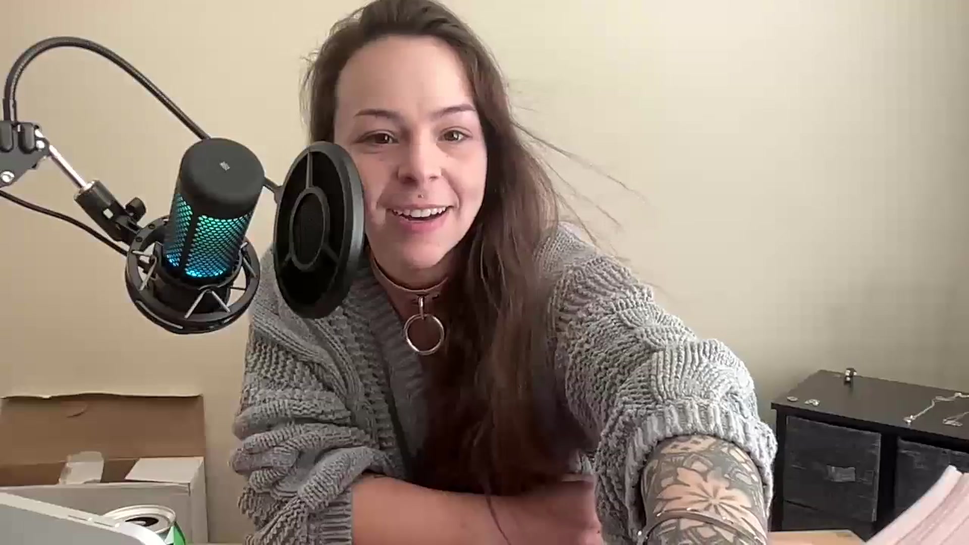 Gallery image thumbnail from Vixeyyy's myfreecams stream on, 11/30/2023, 17:01 image 20 of 20
