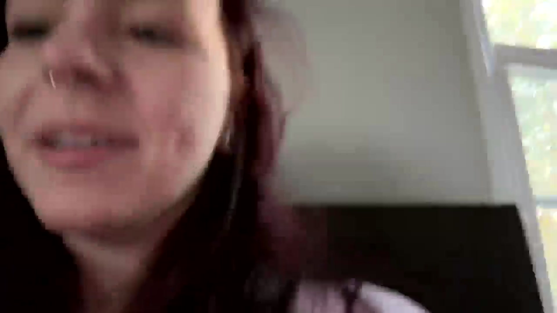 Gallery image thumbnail from Vixeyyy's myfreecams stream on, 01/02/2025, 22:03 image 15 of 20