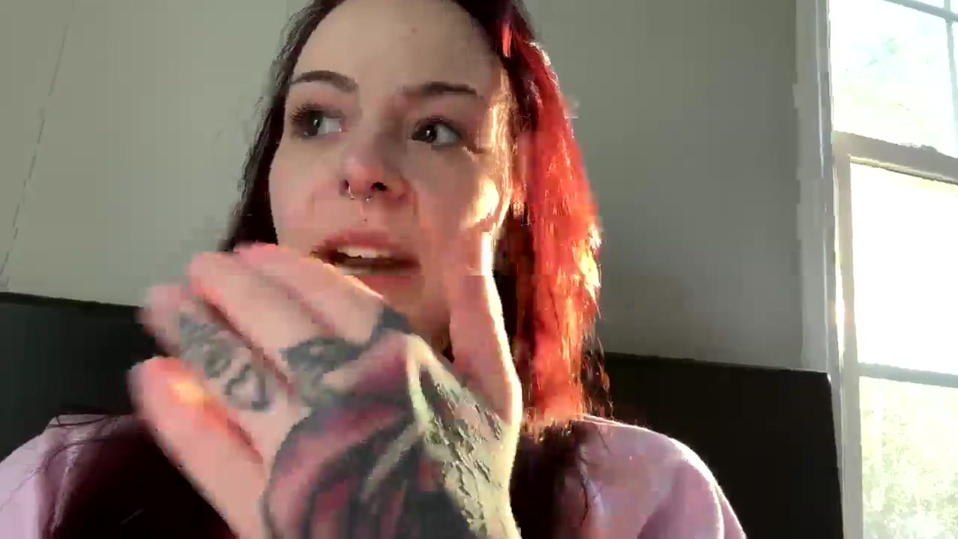 Gallery image thumbnail from Vixeyyy's myfreecams stream on, 01/02/2025, 22:03 image 7 of 20