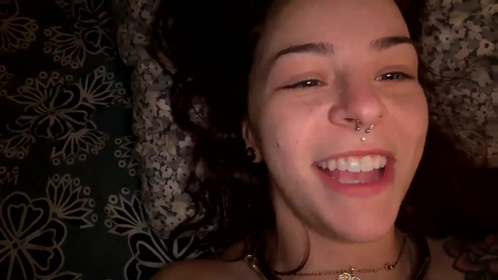 Gallery image thumbnail from Vixeyyy's myfreecams stream on, 02/24/2025, 02:07 image 8 of 20