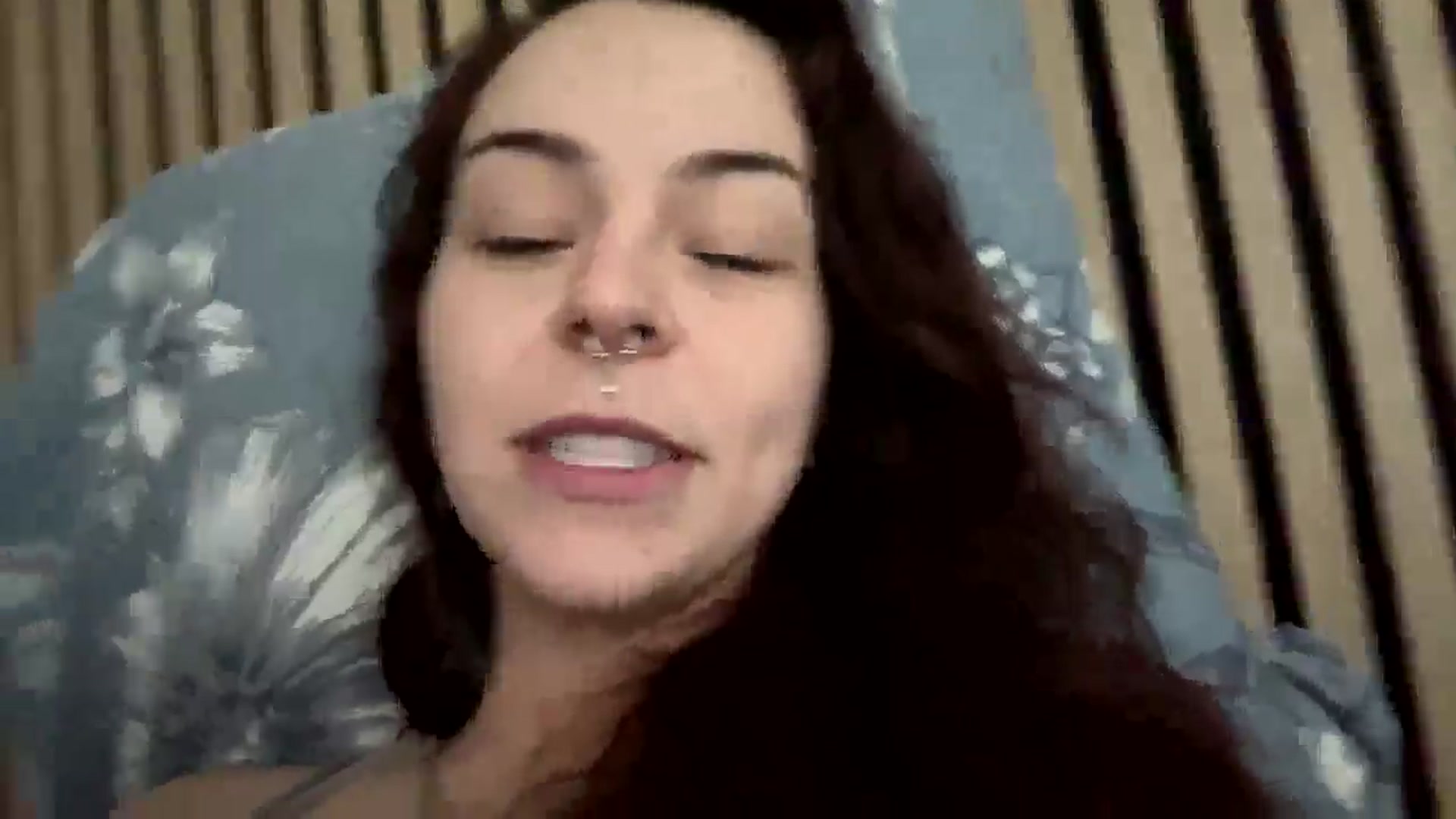 Gallery image thumbnail from Vixeyyy's myfreecams stream on, 02/27/2025, 23:22 image 19 of 20