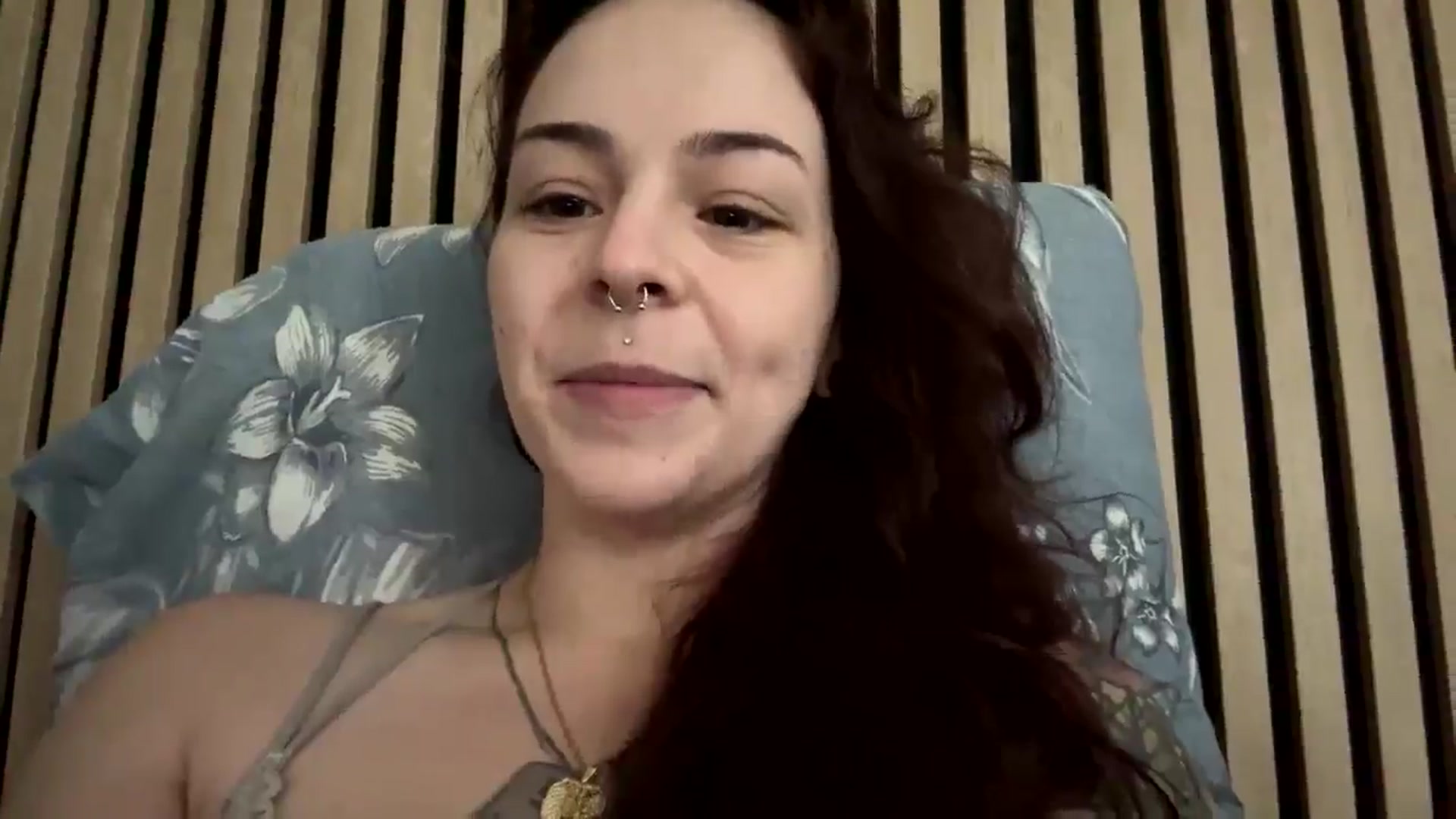 Gallery image thumbnail from Vixeyyy's myfreecams stream on, 02/27/2025, 23:22 image 2 of 20