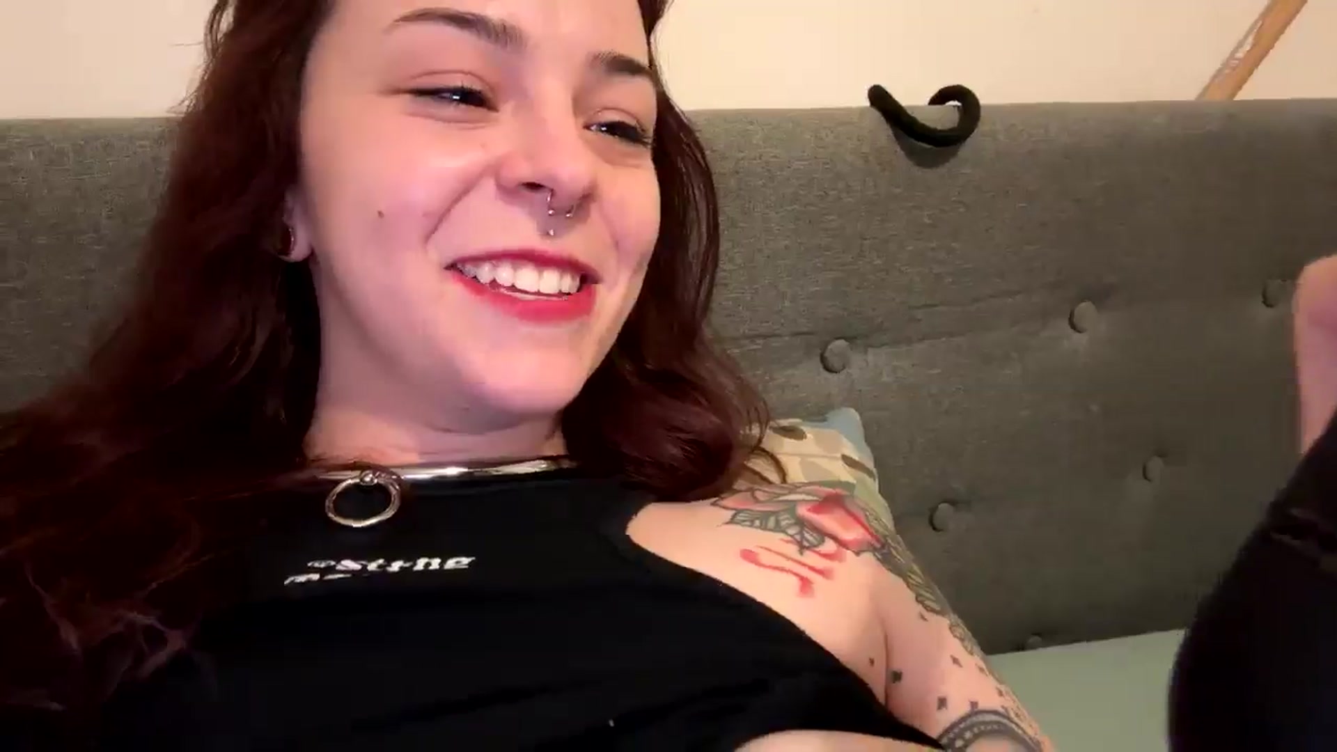 Gallery image thumbnail from Vixeyyy's myfreecams stream on, 03/09/2025, 22:17 image 3 of 20