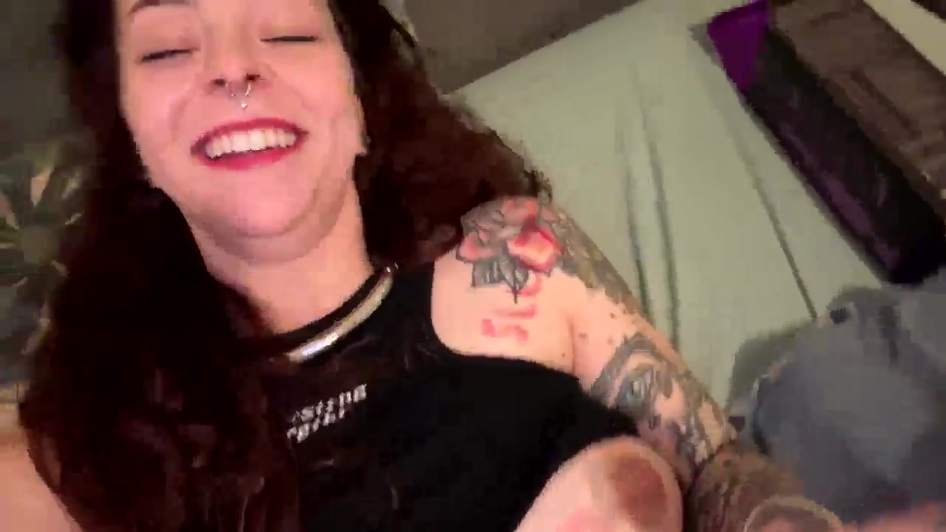 Gallery image thumbnail from Vixeyyy's myfreecams stream on, 03/09/2025, 22:17 image 6 of 20