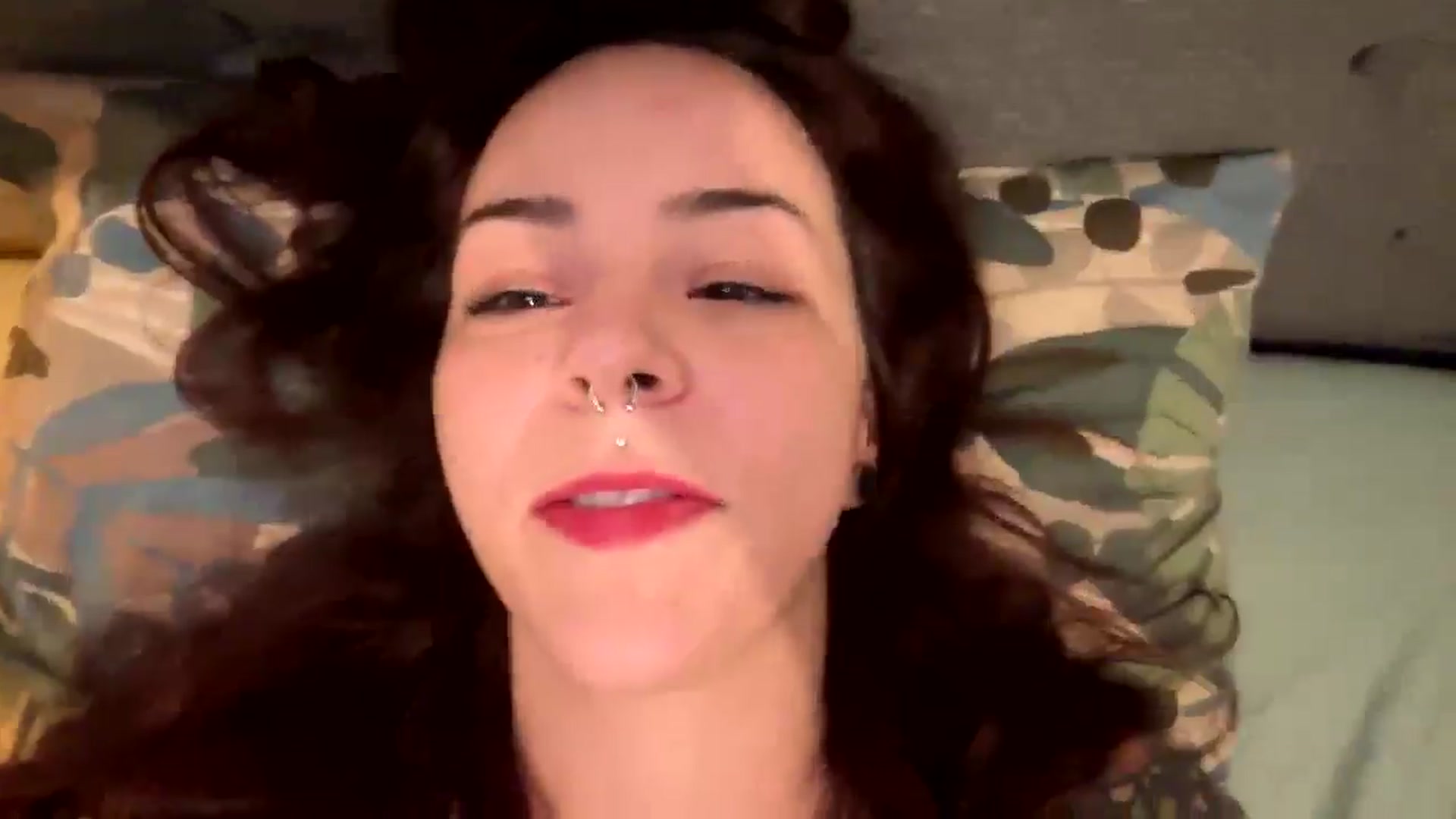 Gallery image thumbnail from Vixeyyy's myfreecams stream on, 03/09/2025, 22:17 image 15 of 20