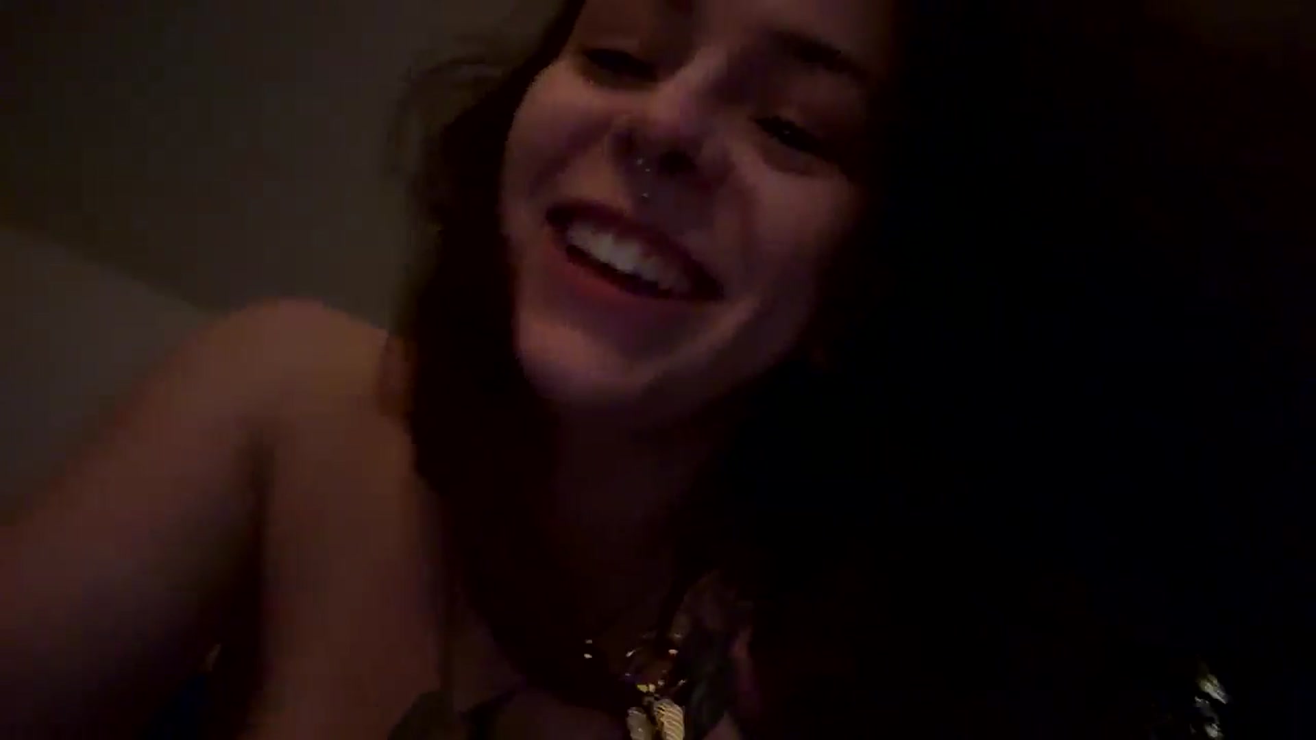 Gallery image thumbnail from Vixeyyy's myfreecams stream on, 03/14/2025, 23:47 image 9 of 20