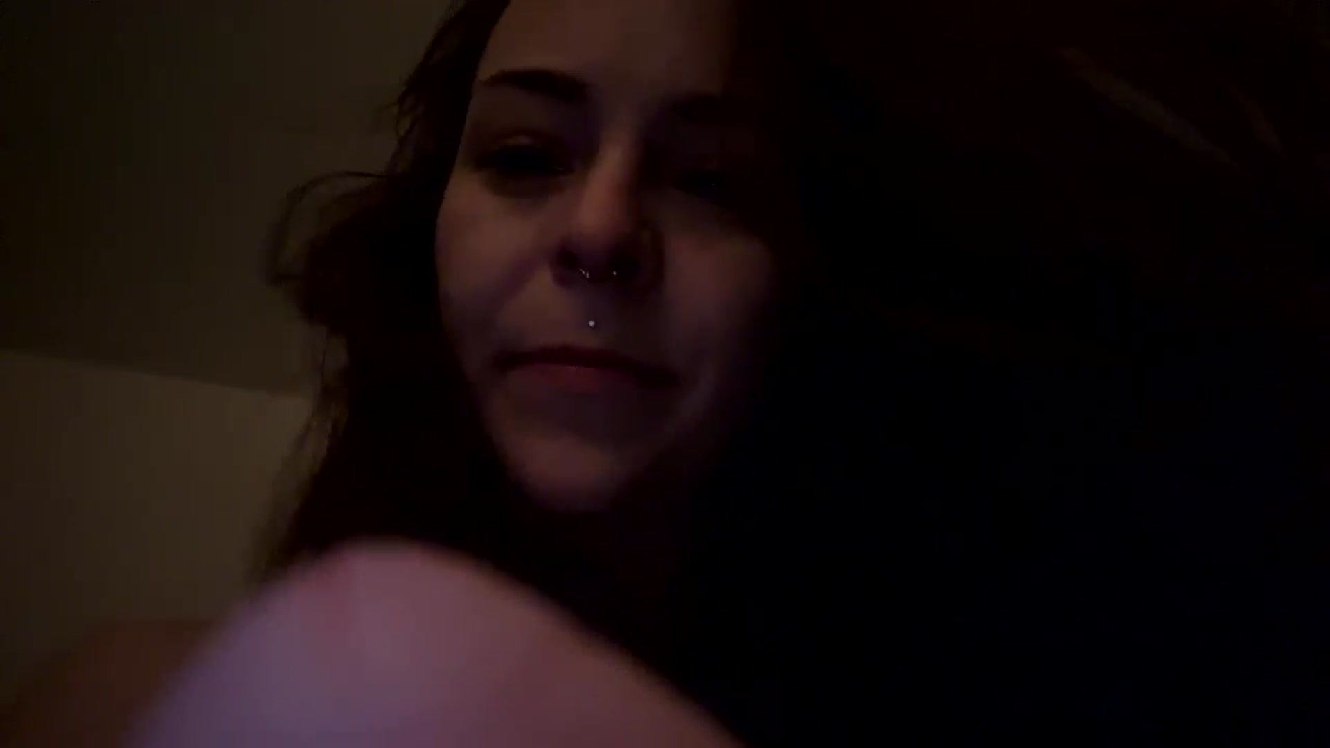 Gallery image thumbnail from Vixeyyy's myfreecams stream on, 03/14/2025, 23:47 image 15 of 20