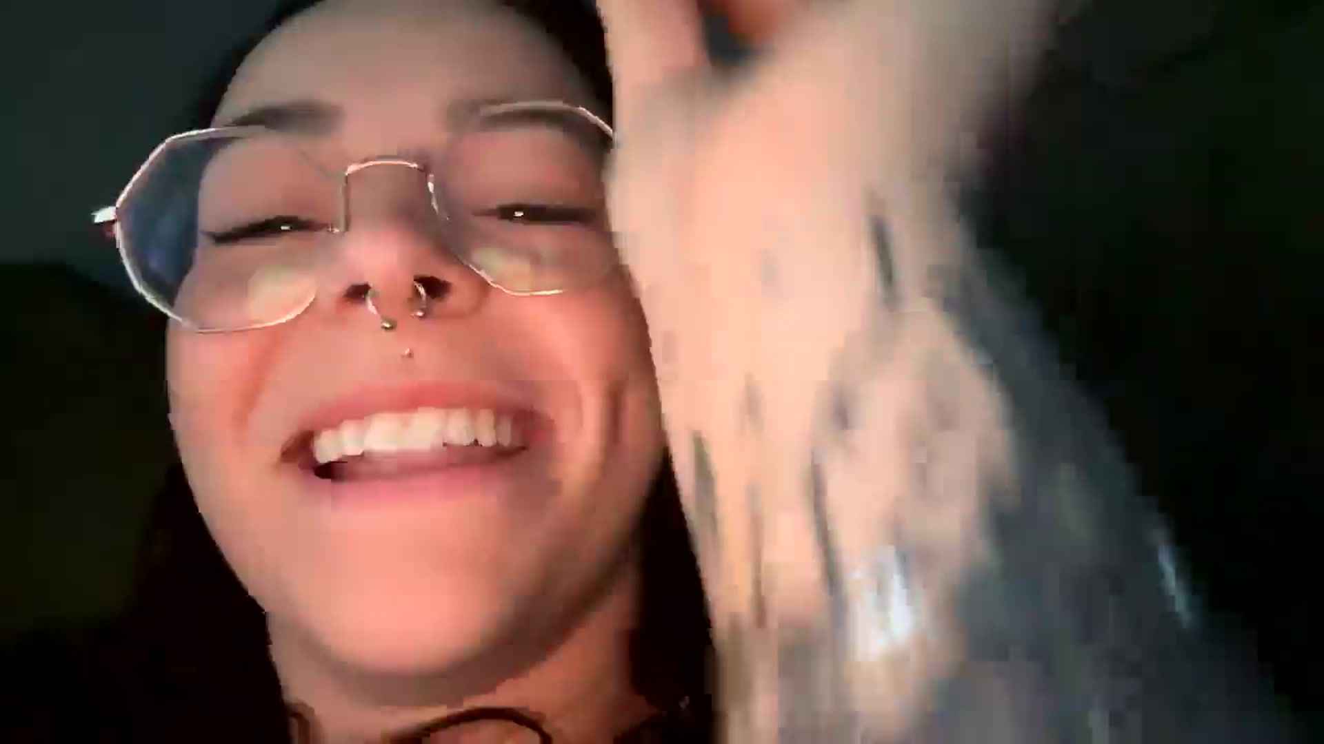 Gallery image thumbnail from Vixeyyy's myfreecams stream on, 05/05/2025, 23:34 image 12 of 20