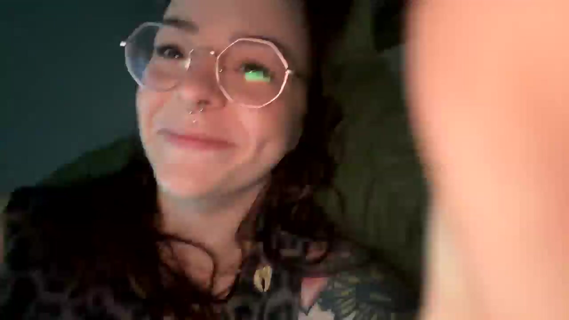 Gallery image thumbnail from Vixeyyy's myfreecams stream on, 05/05/2025, 23:34 image 19 of 20