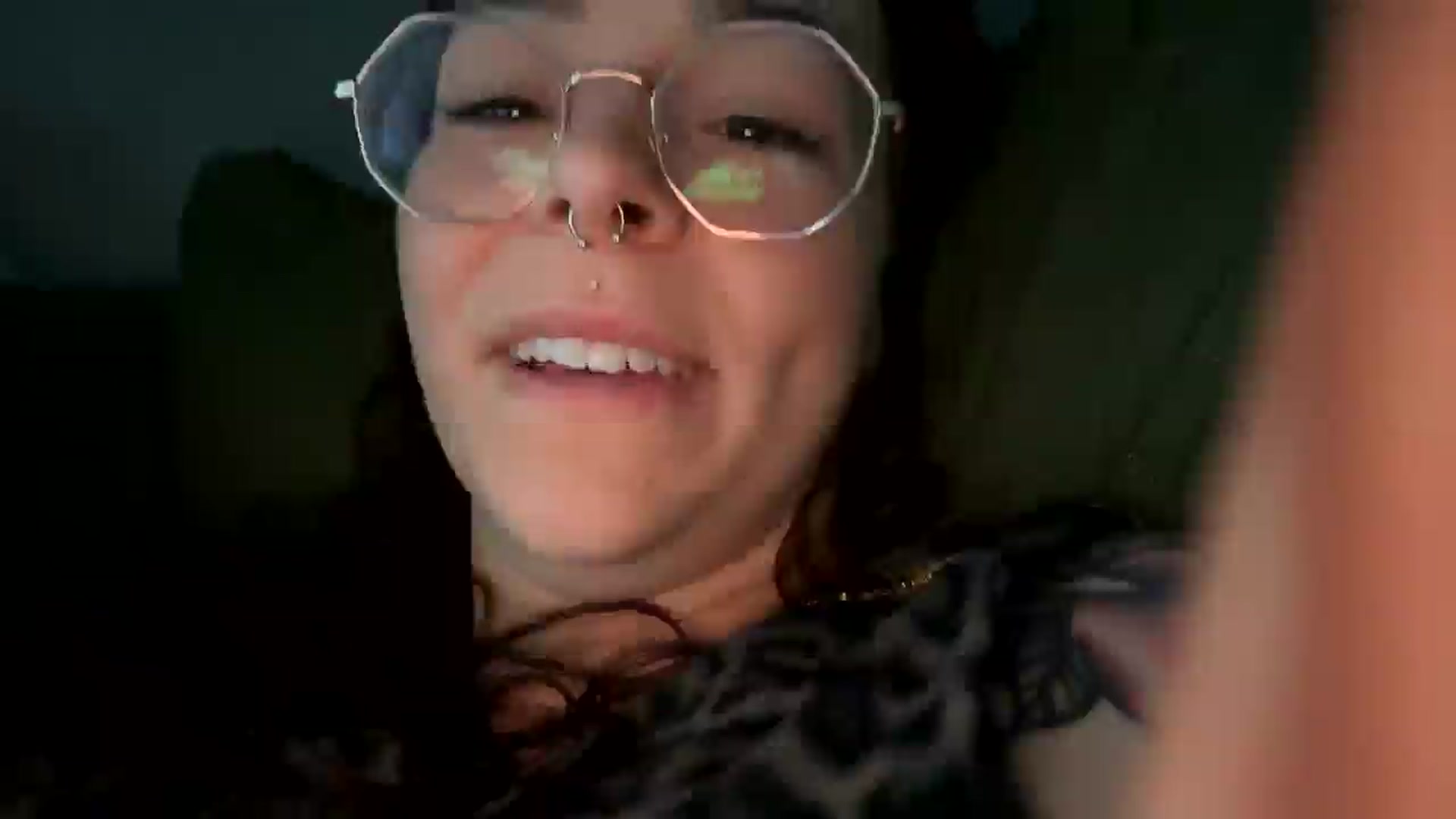 Gallery image thumbnail from Vixeyyy's myfreecams stream on, 05/05/2025, 23:34 image 13 of 20