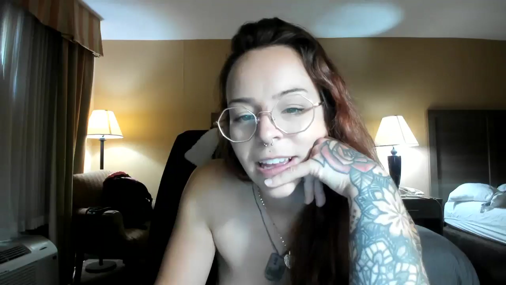 Gallery image thumbnail from Vixeyyy's myfreecams stream on, 10/03/2025, 20:10 image 7 of 20