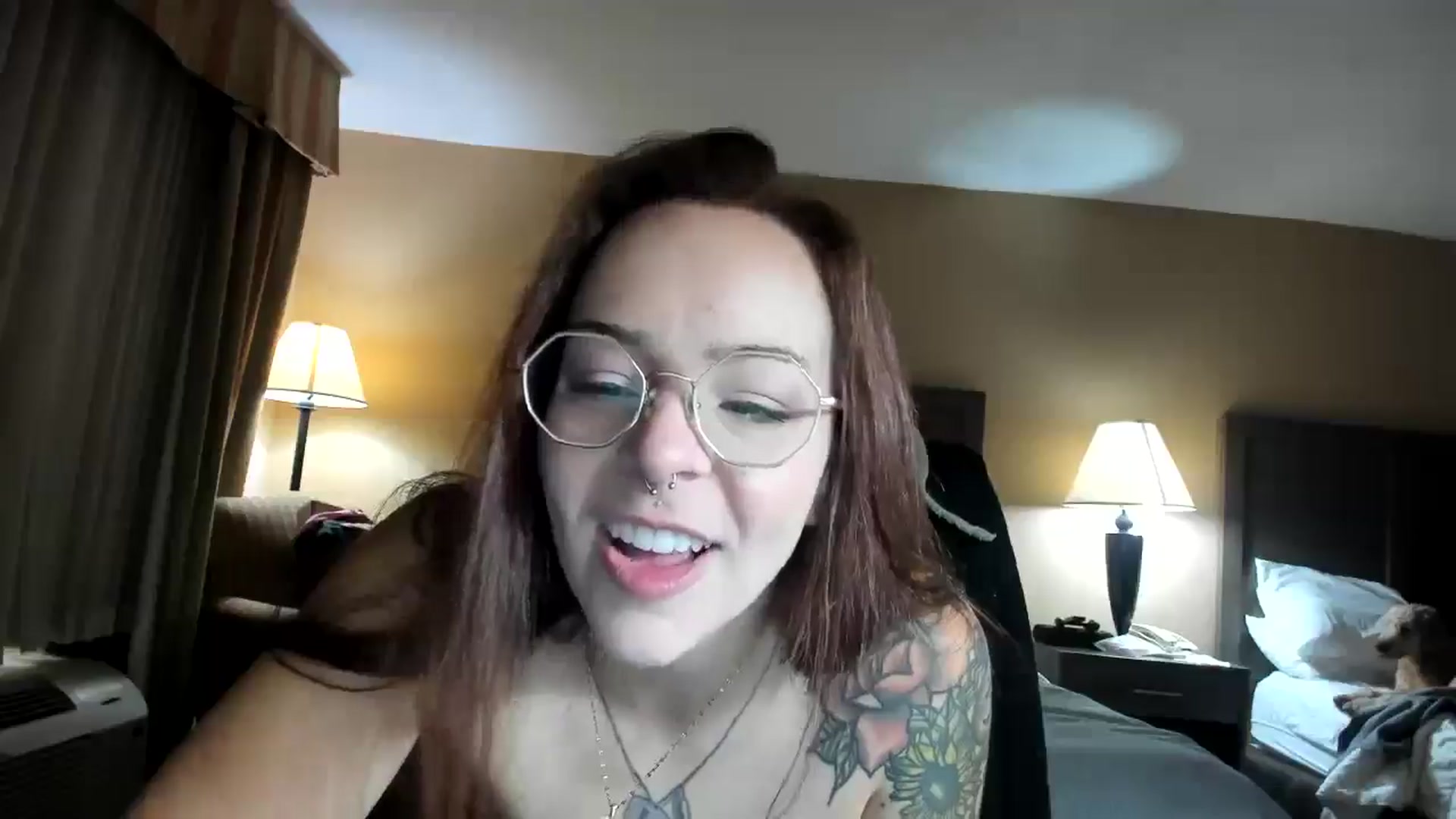 Gallery image thumbnail from Vixeyyy's myfreecams stream on, 10/11/2025, 18:14 image 8 of 20