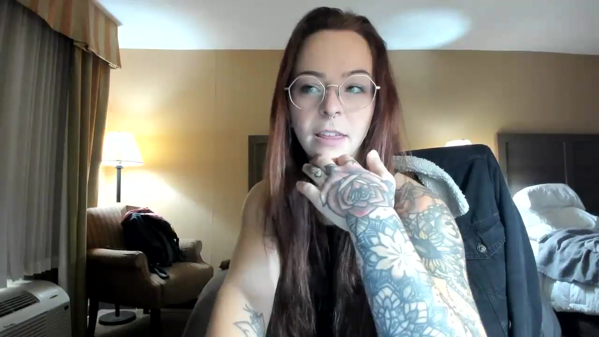 Gallery image thumbnail from Vixeyyy's myfreecams stream on, 10/12/2025, 18:17 image 3 of 20