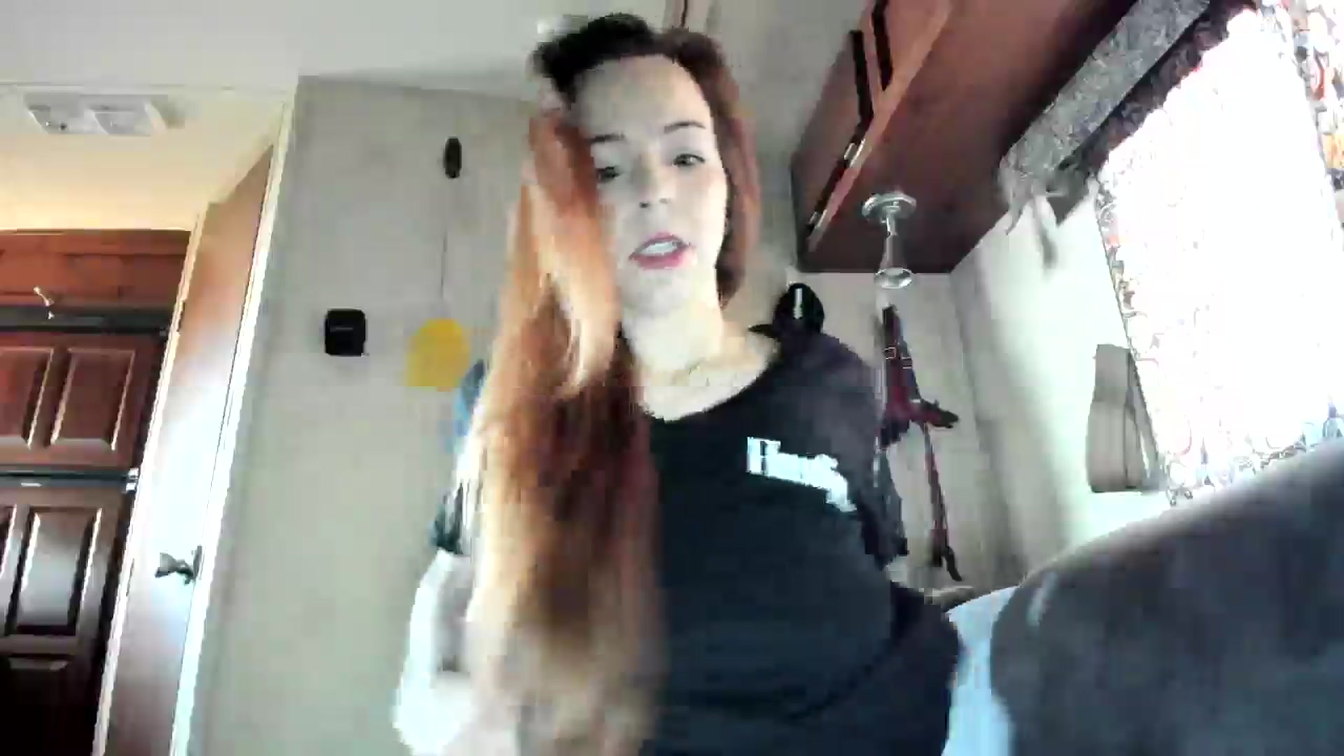 Gallery image thumbnail from Vixeyyy's myfreecams stream on, 11/12/2025, 19:53 image 17 of 20