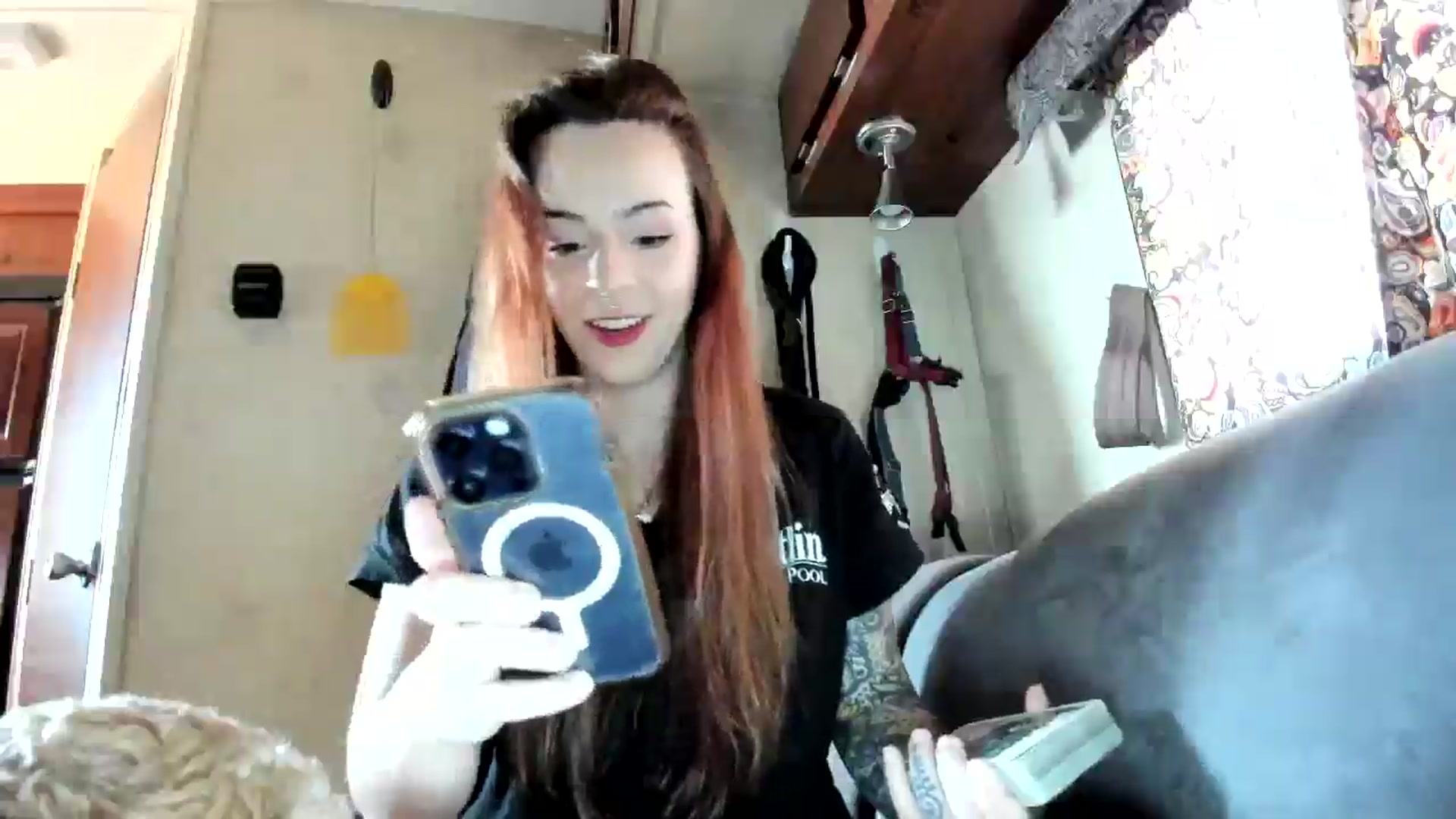 Gallery image thumbnail from Vixeyyy's myfreecams stream on, 11/12/2025, 19:53 image 4 of 20