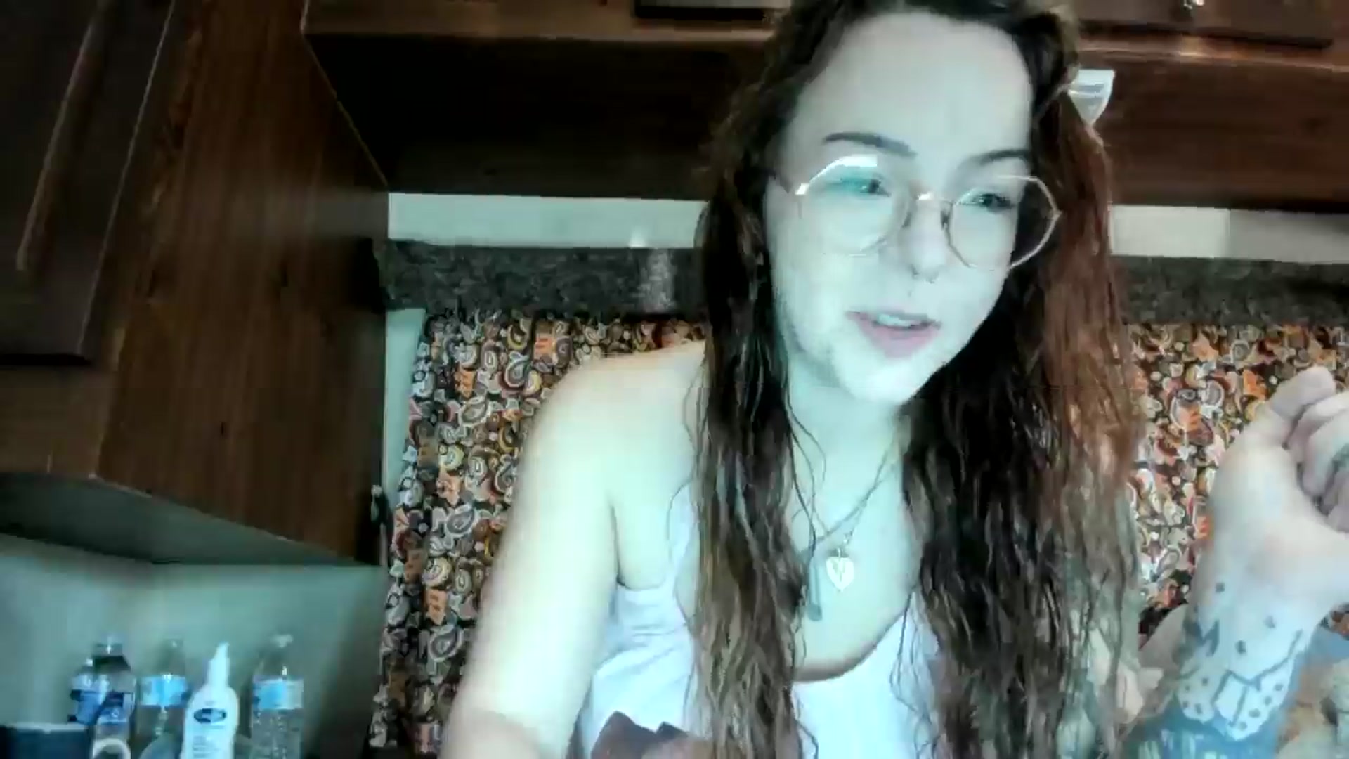 Gallery image thumbnail from Vixeyyy's myfreecams stream on, 12/19/2025, 18:46 image 6 of 20