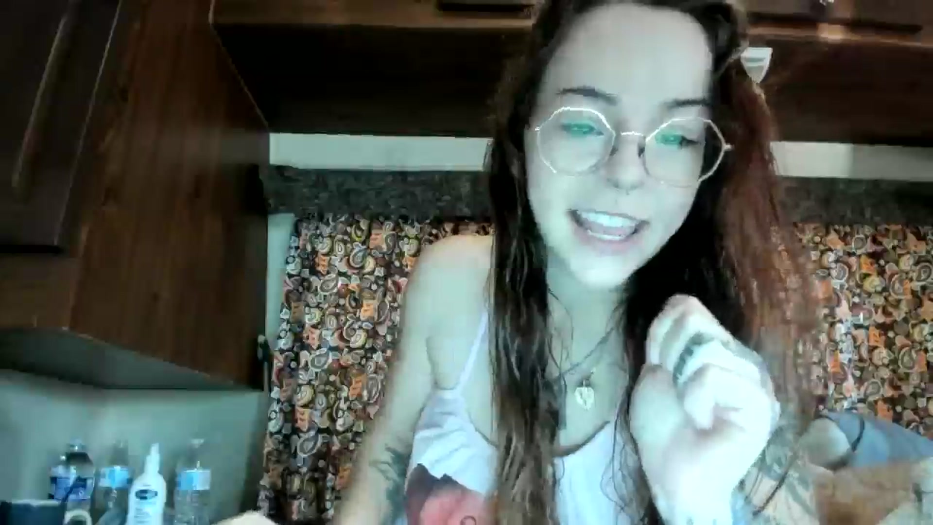 Gallery image thumbnail from Vixeyyy's myfreecams stream on, 12/19/2025, 18:46 image 7 of 20