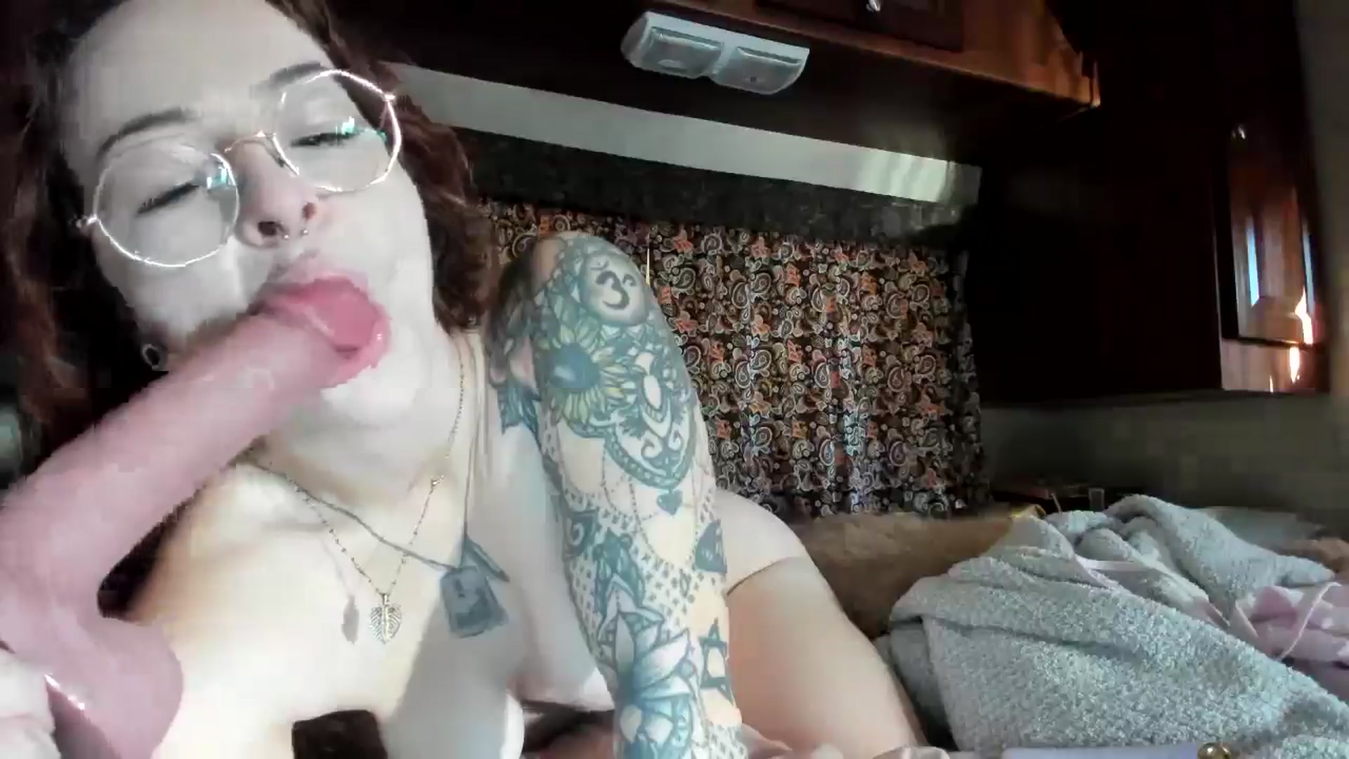 Gallery image thumbnail from Vixeyyy's myfreecams stream on, 12/19/2025, 19:15 image 9 of 20