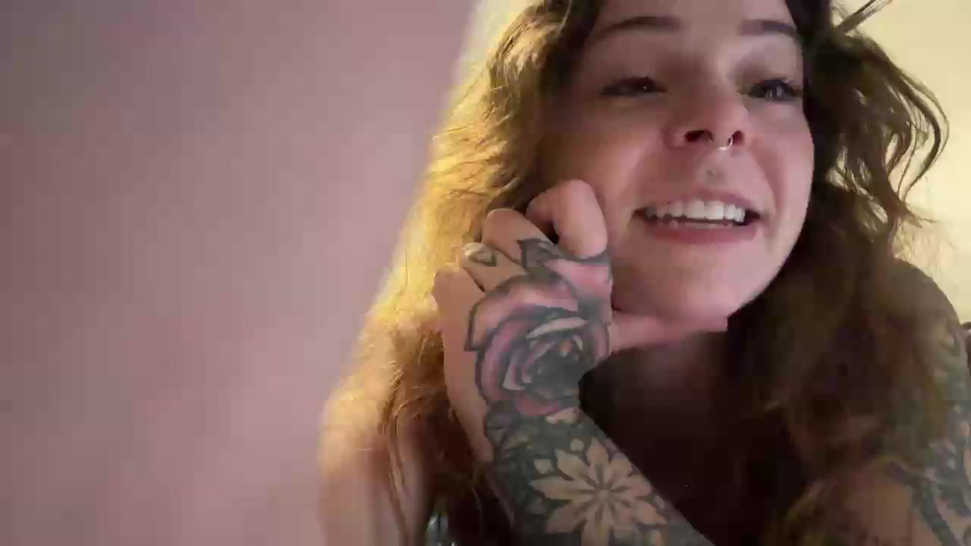 Gallery image thumbnail from Vixeyyy's myfreecams stream on, 07/05/2026, 17:16 image 1 of 20