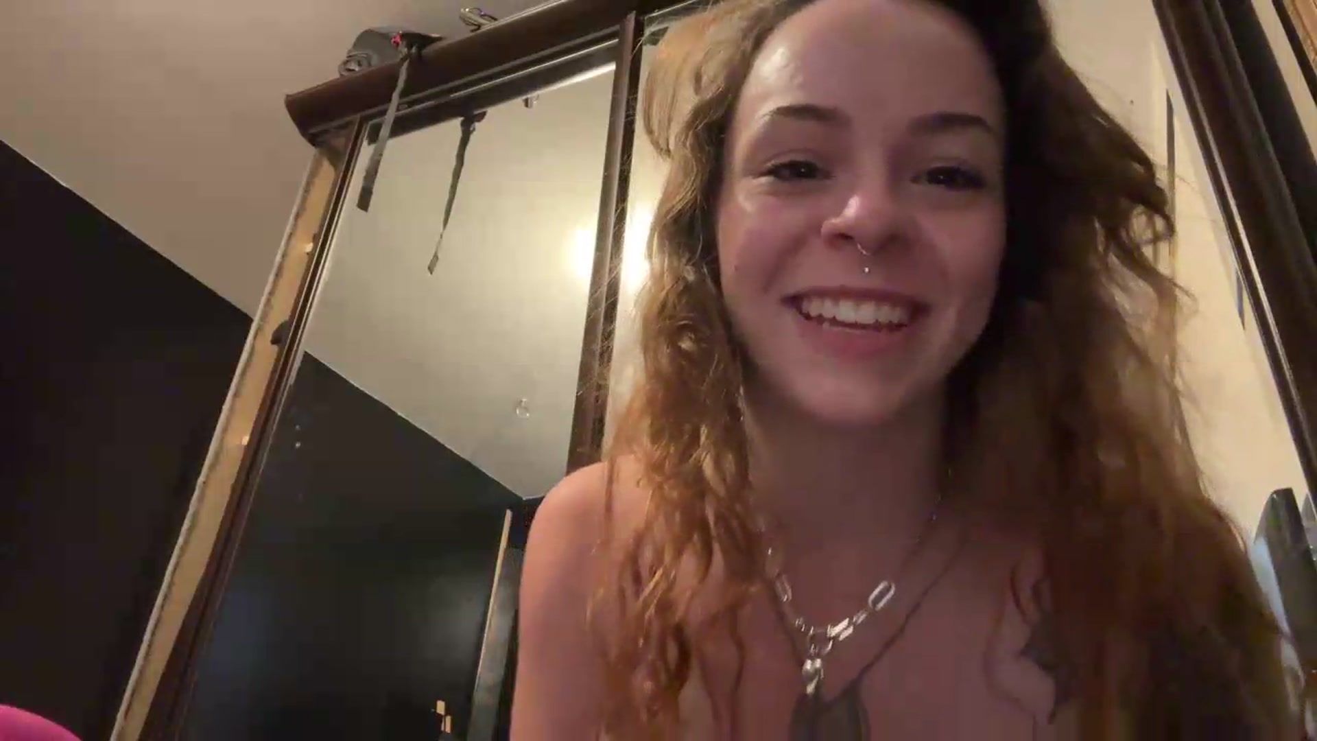 Gallery image thumbnail from Vixeyyy's myfreecams stream on, 07/05/2026, 17:16 image 4 of 20